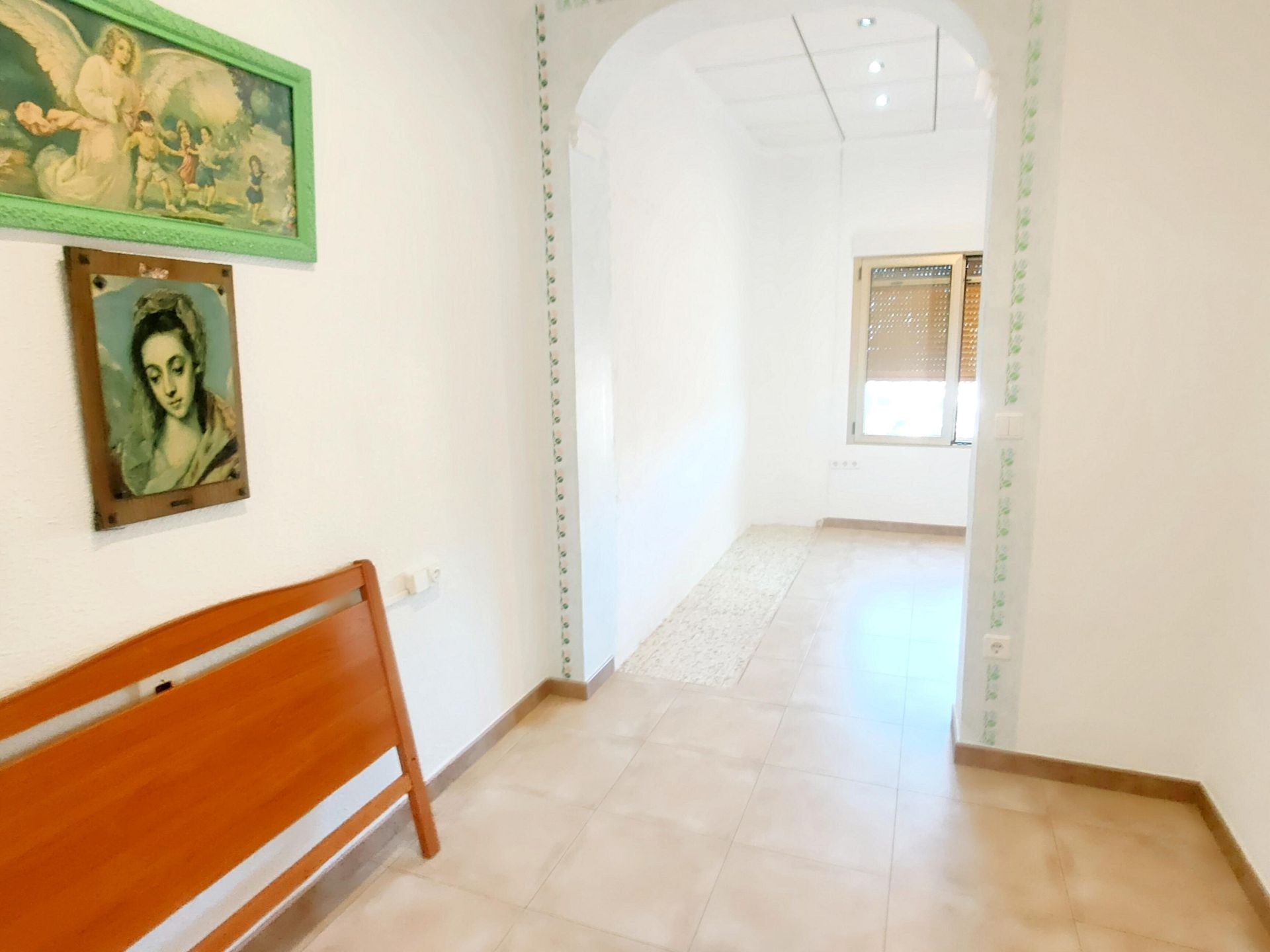 Resale - 6 Bedroom 4 Bathroom Villa in Aspe -  - Alicante