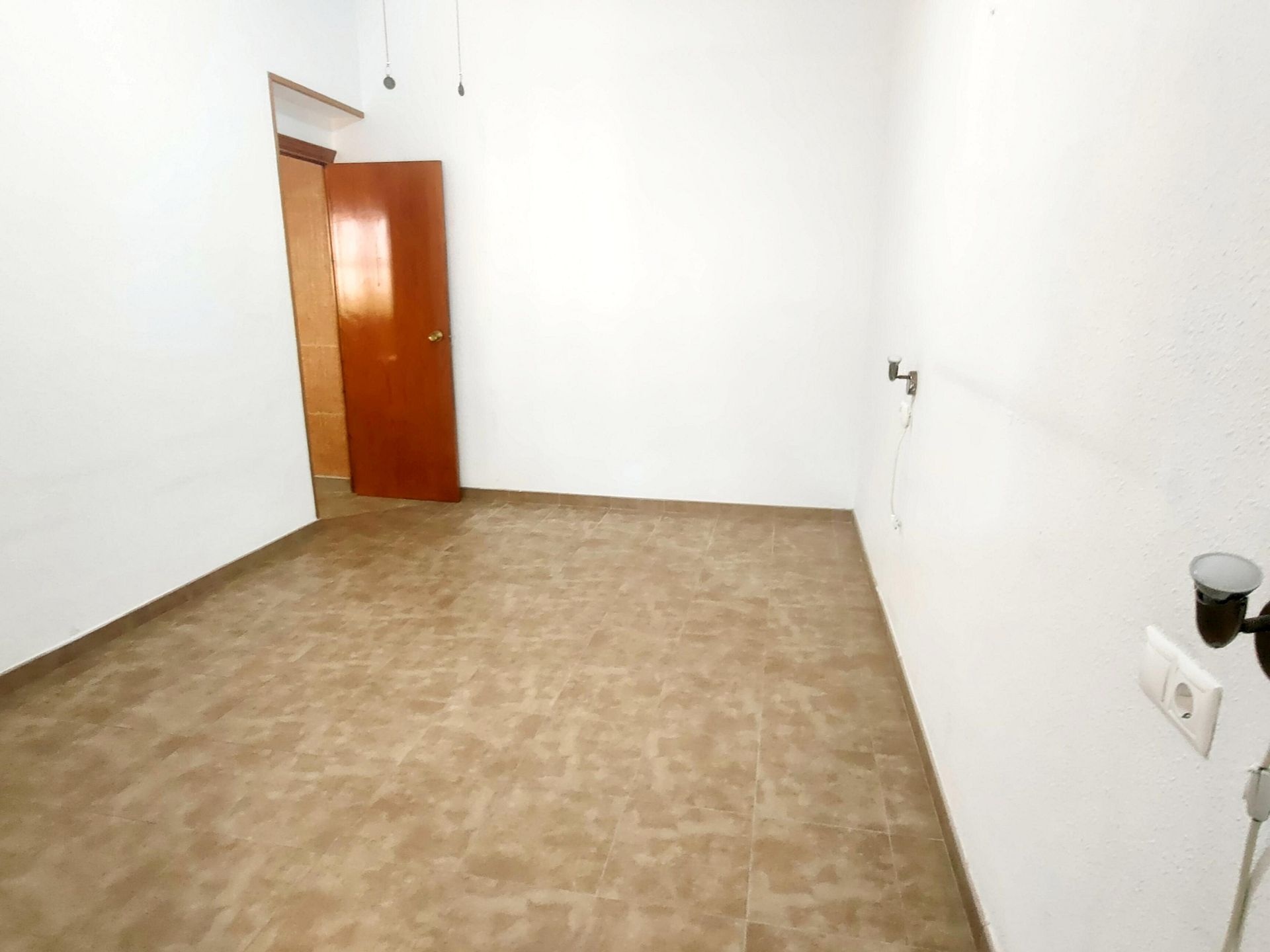 Resale - 6 Bedroom 4 Bathroom Villa in Aspe -  - Alicante