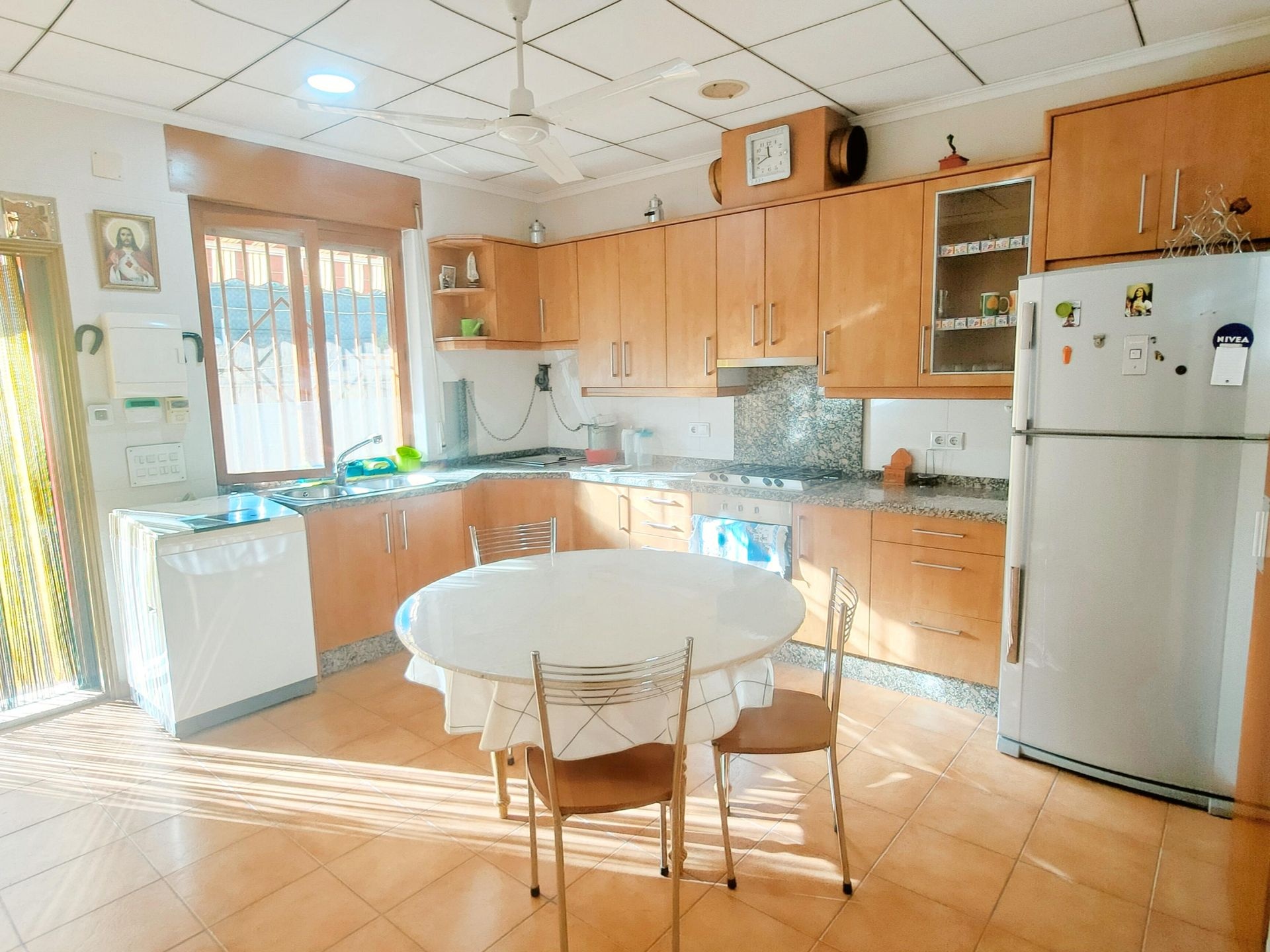 Resale - 6 Bedroom 4 Bathroom Villa in Aspe -  - Alicante