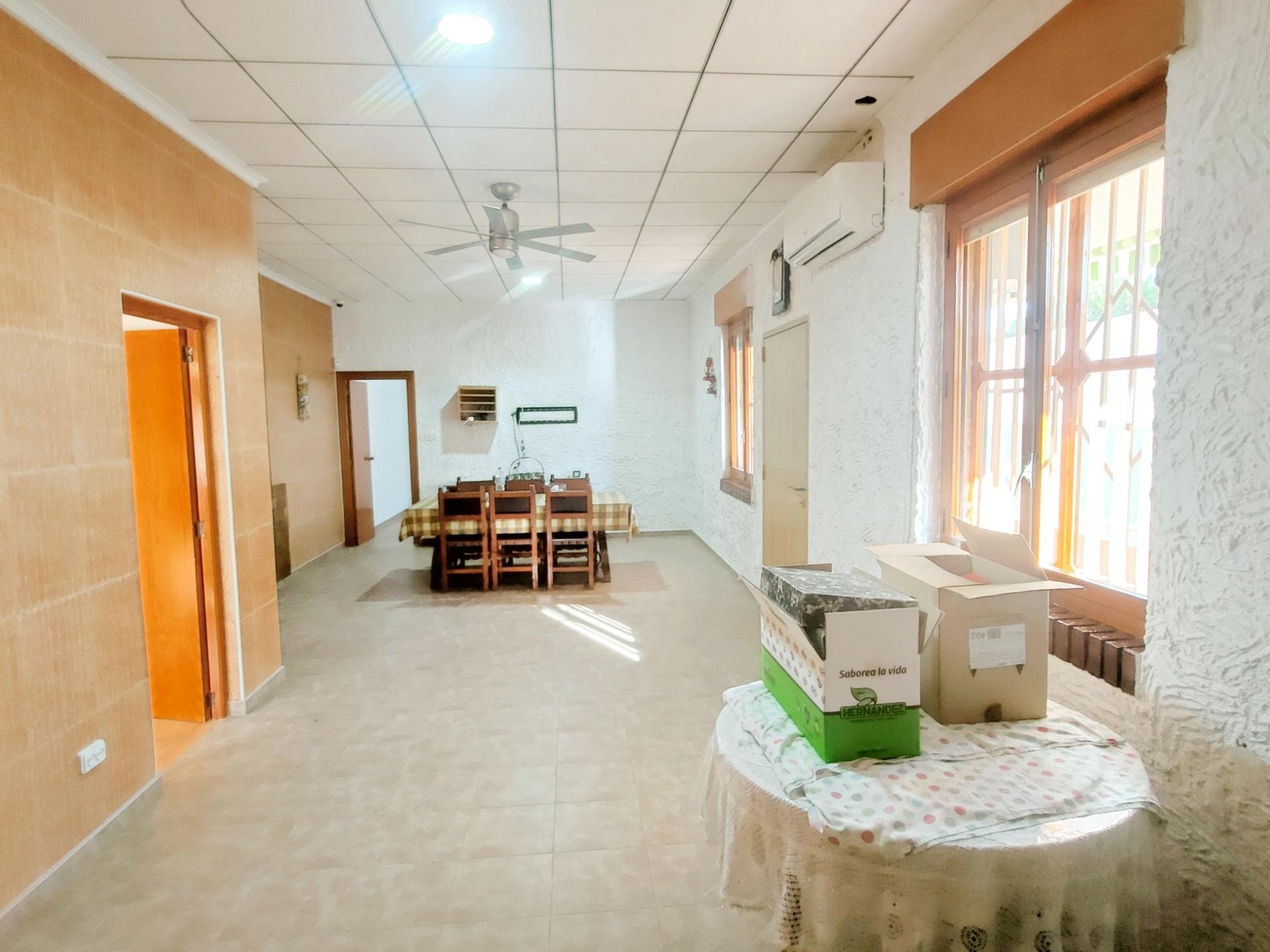 Resale - 6 Bedroom 4 Bathroom Villa in Aspe -  - Alicante