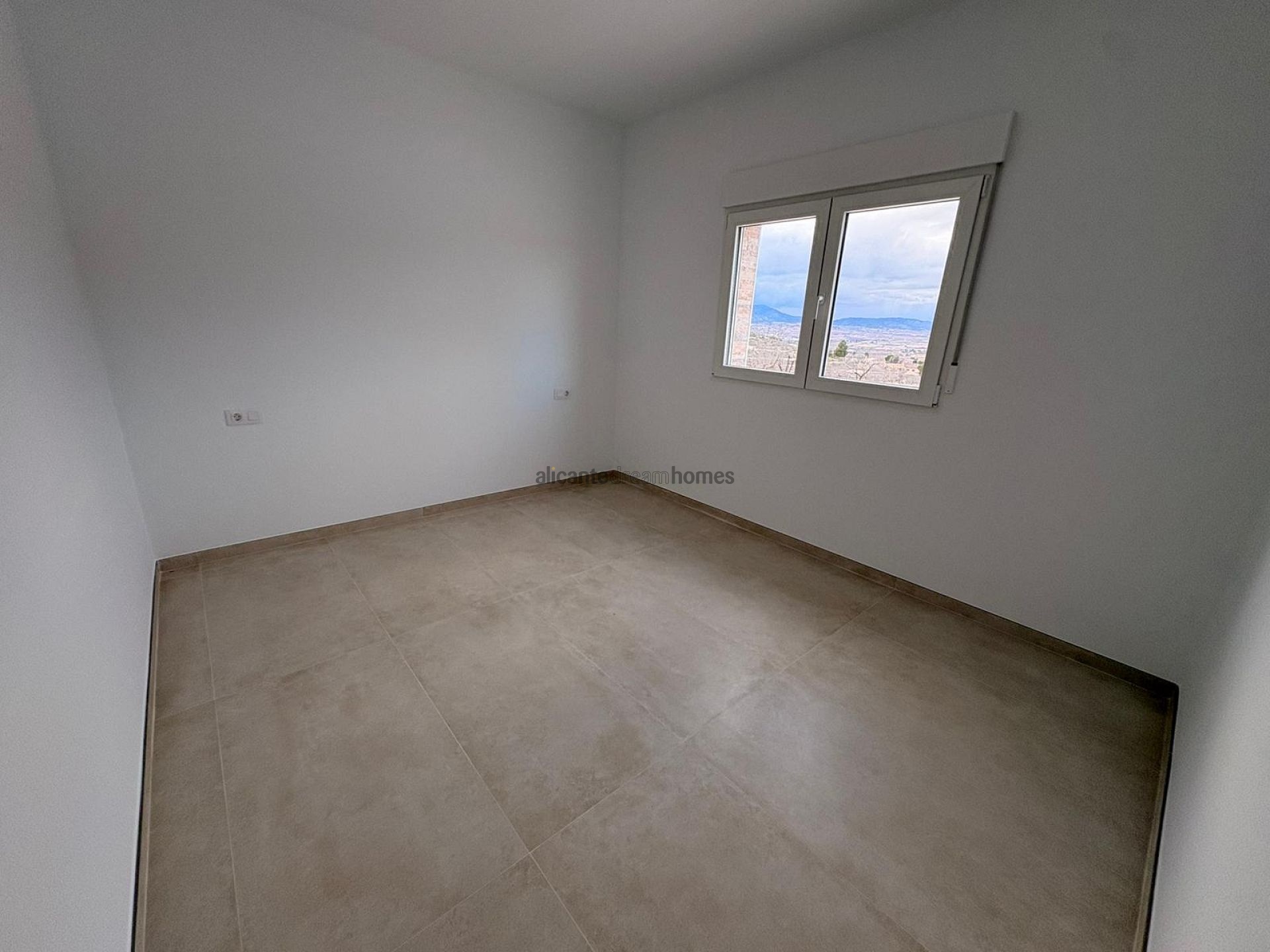 Resale - 3 Bedroom 2 Bathroom Villa in Pinoso -  - Alicante