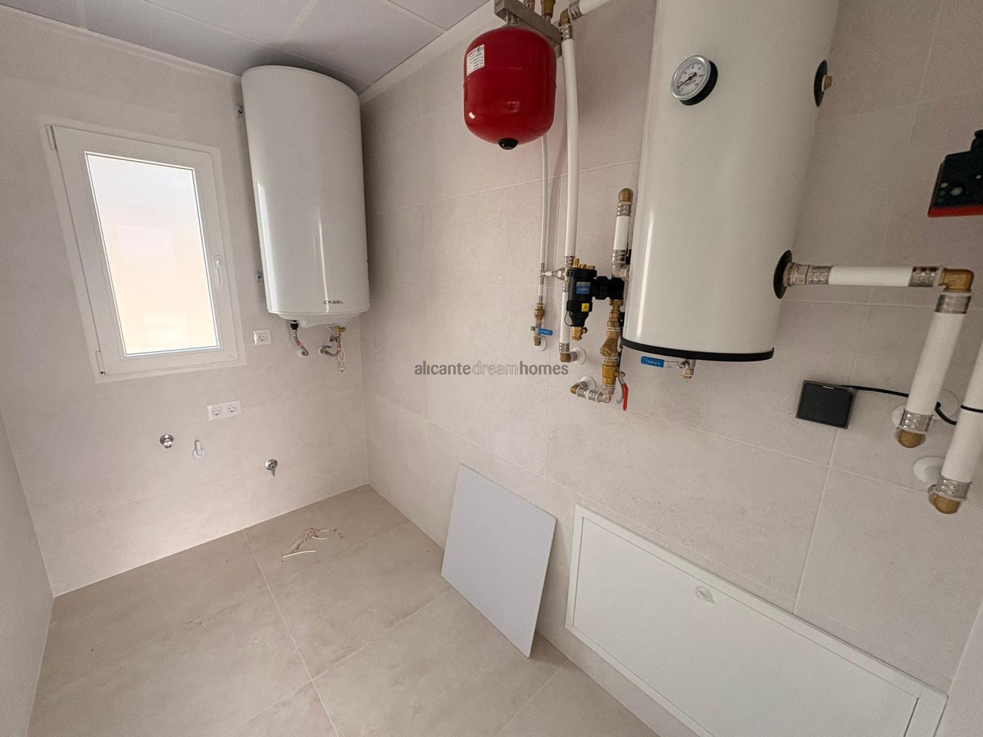 Resale - 3 Bedroom 2 Bathroom Villa in Pinoso -  - Alicante