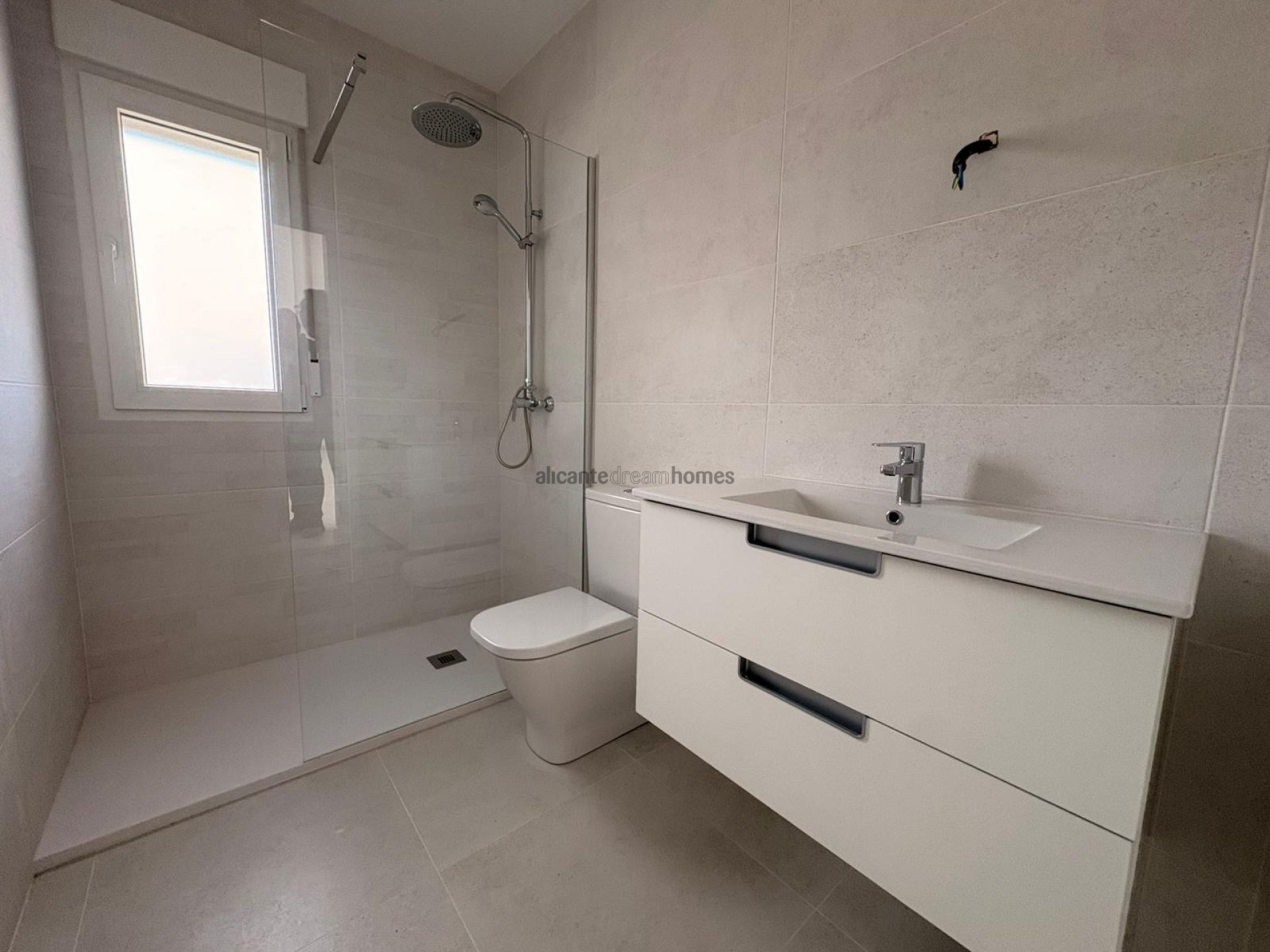 Resale - 3 Bedroom 2 Bathroom Villa in Pinoso -  - Alicante