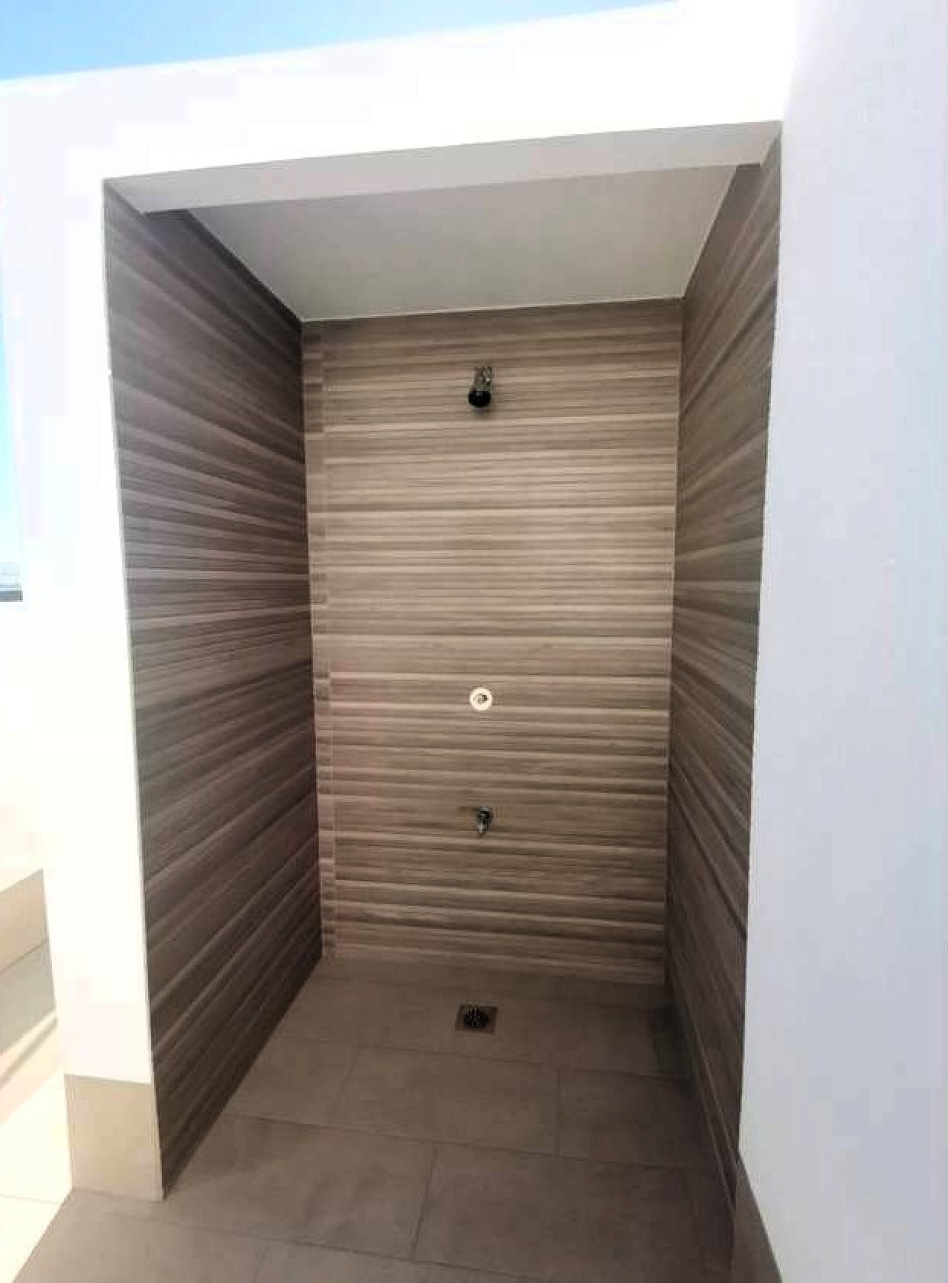 Resale - 2 Bedroom 2 Bathroom Apartment in Torrevieja -  - Alicante