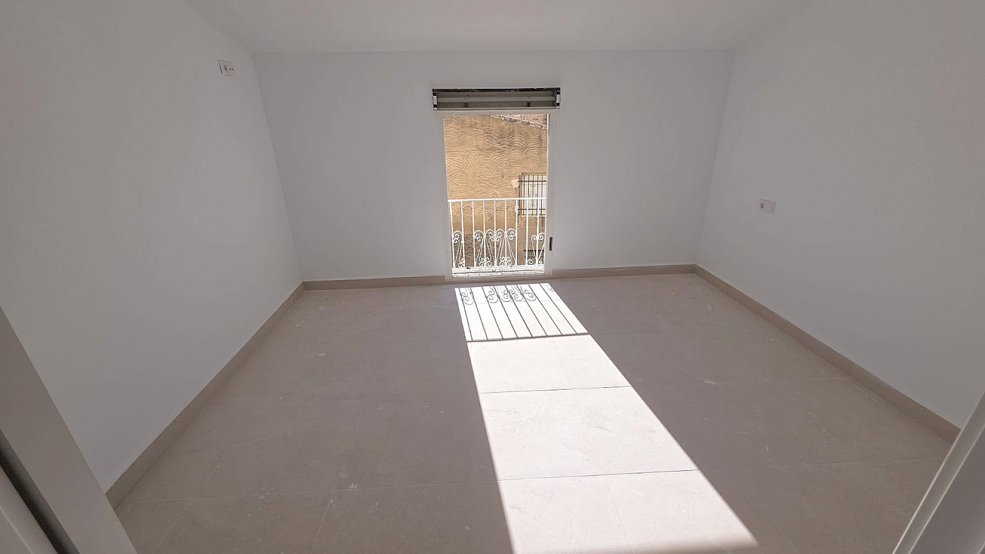 Resale - 3 Bedroom 1 Bathroom Townhouse in Pinoso - , Pinoso, Alicante, Spain - Alicante