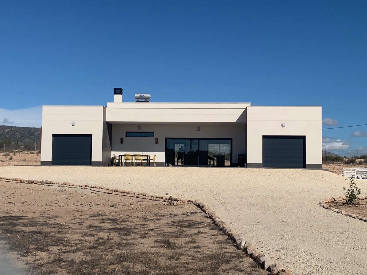 Resale - 4 Bedroom 3 Bathroom Villa in Pinoso - , Pinoso, Alicante, Spain - Alicante