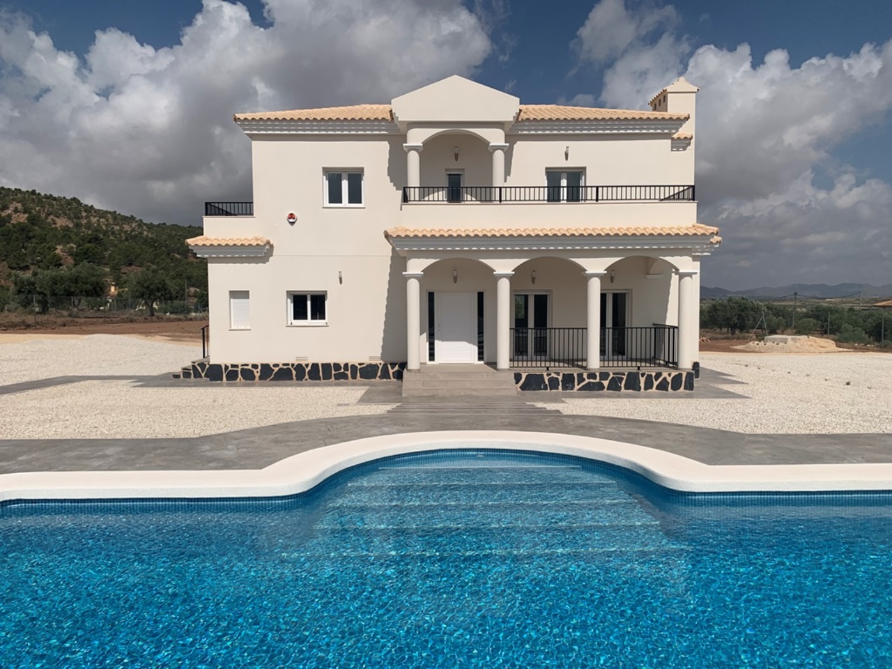 Resale - 4 Bedroom 3 Bathroom Villa in Pinoso - , Pinoso, Alicante, Spain - Alicante