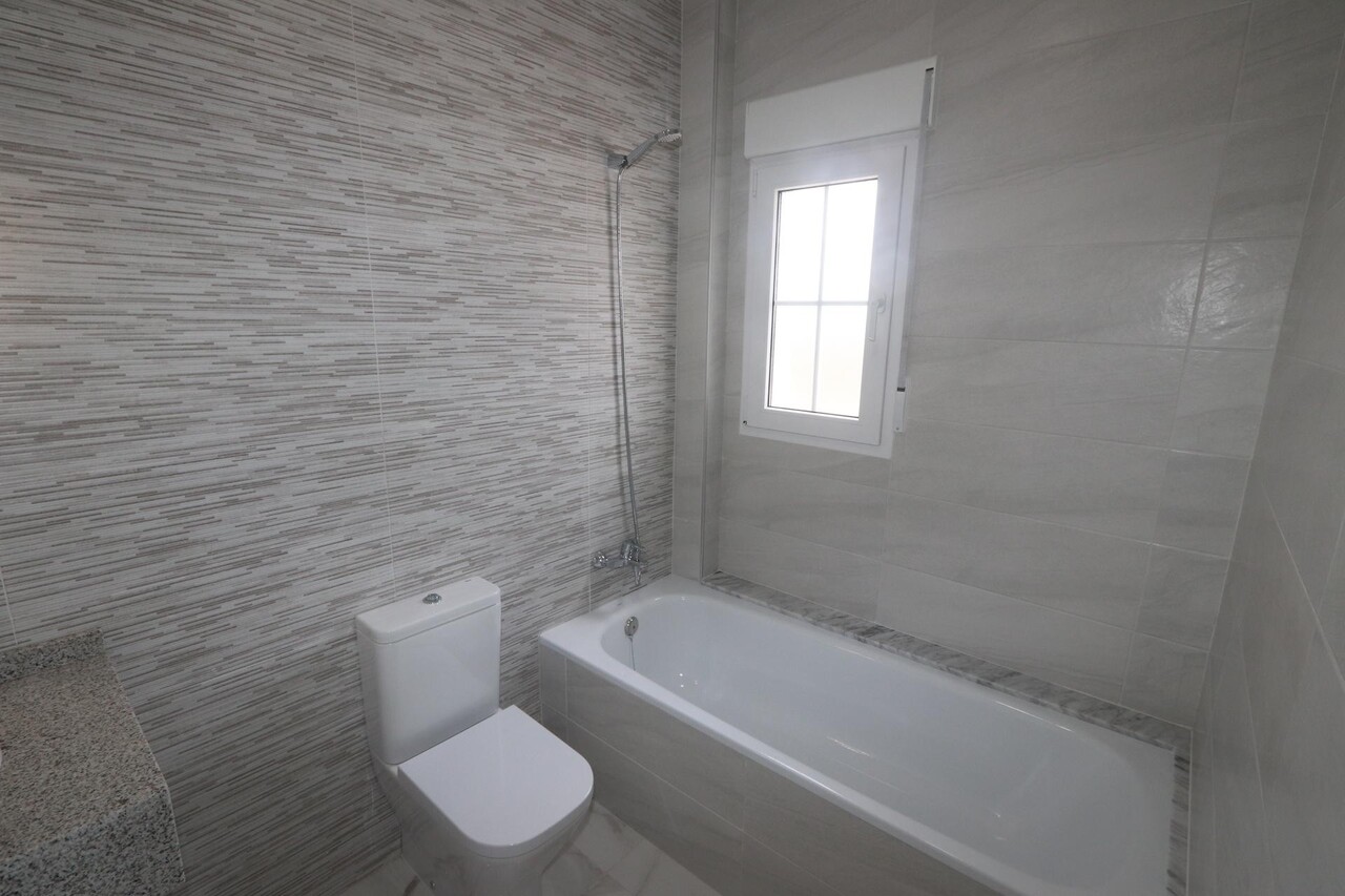 Resale - 4 Bedroom 3 Bathroom Villa in Pinoso - , Pinoso, Alicante, Spain - Alicante