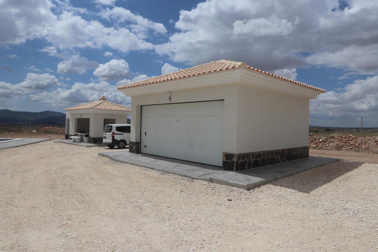 Resale - 4 Bedroom 3 Bathroom Villa in Pinoso - , Pinoso, Alicante, Spain - Alicante