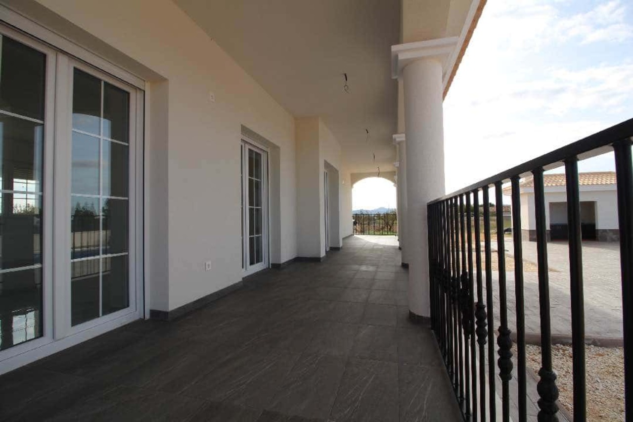 Resale - 4 Bedroom 3 Bathroom Villa in Pinoso - , Pinoso, Alicante, Spain - Alicante