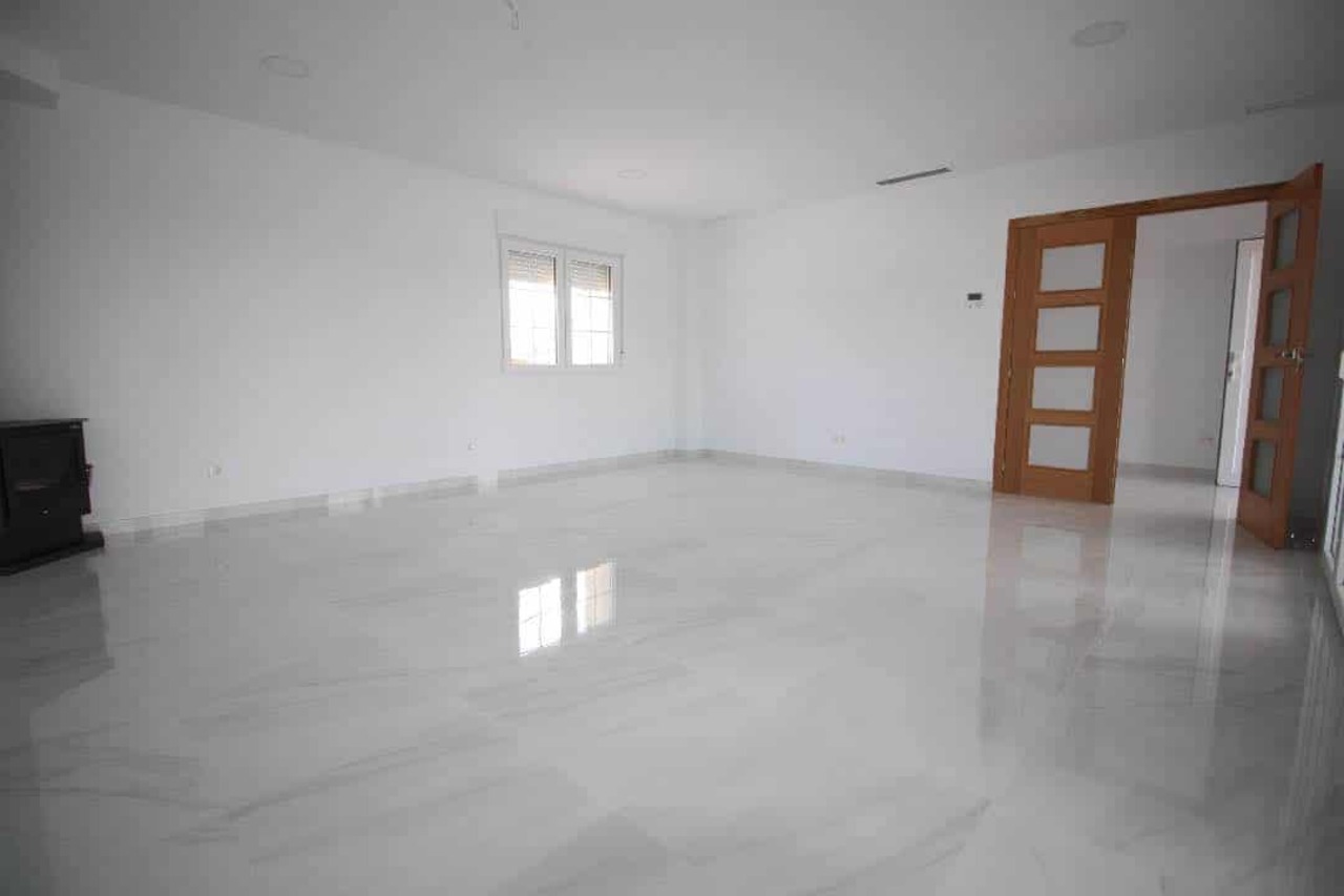 Resale - 4 Bedroom 3 Bathroom Villa in Pinoso - , Pinoso, Alicante, Spain - Alicante