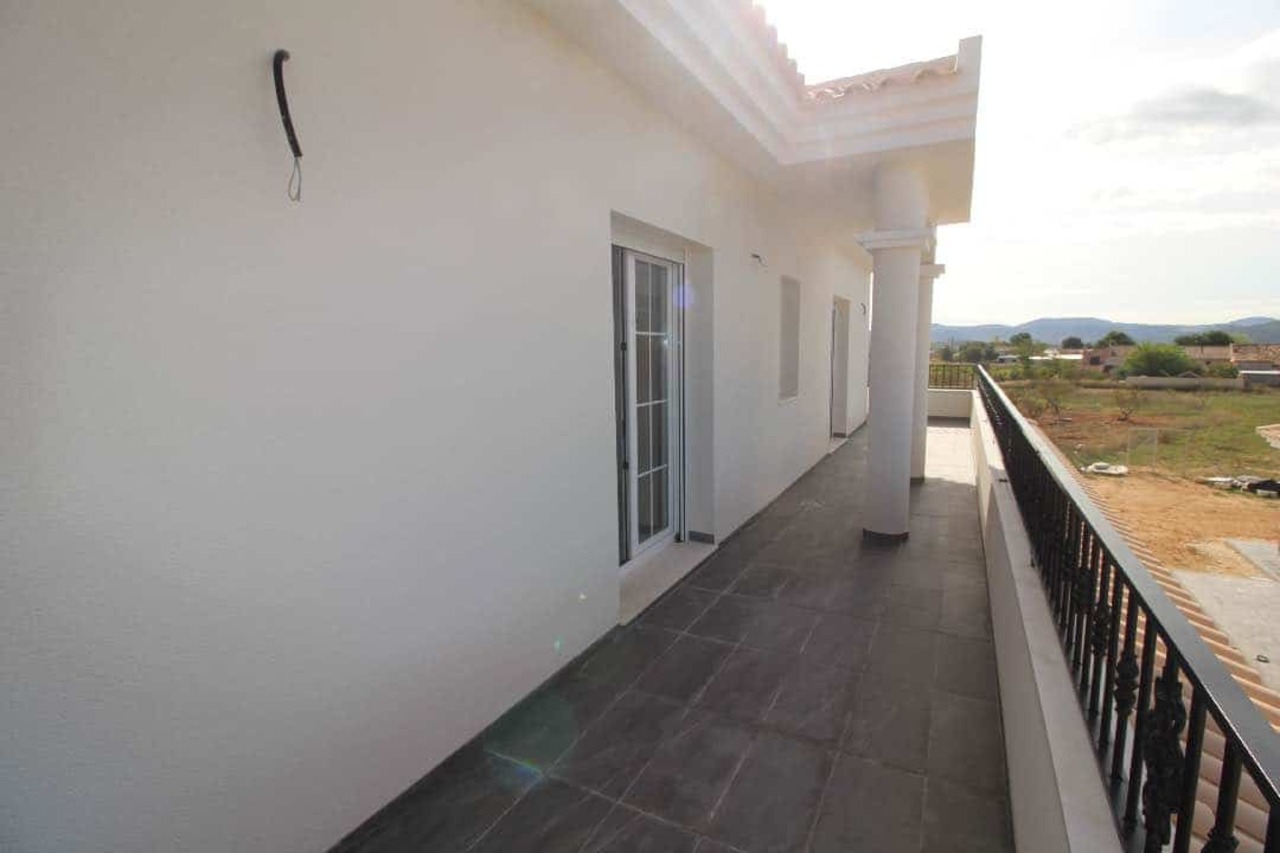 Resale - 4 Bedroom 3 Bathroom Villa in Pinoso - , Pinoso, Alicante, Spain - Alicante