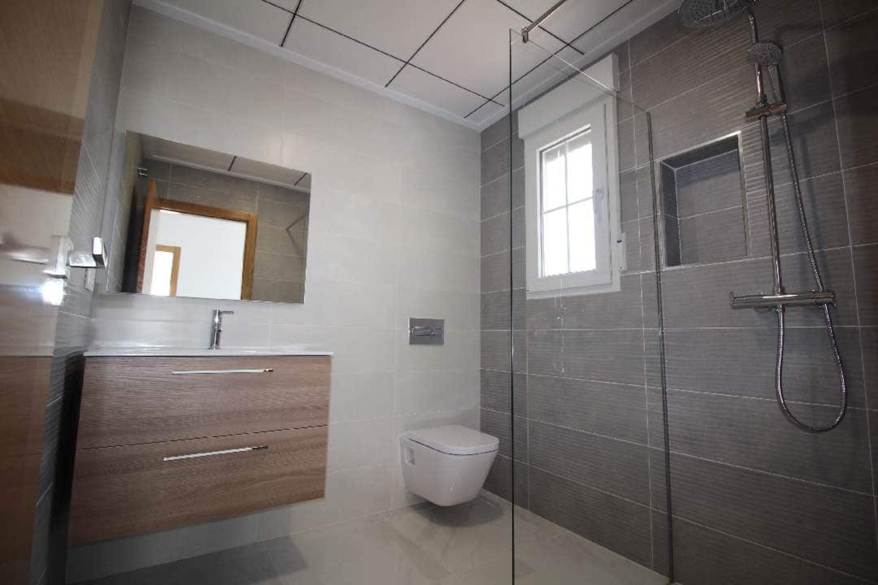 Resale - 4 Bedroom 3 Bathroom Villa in Pinoso - , Pinoso, Alicante, Spain - Alicante