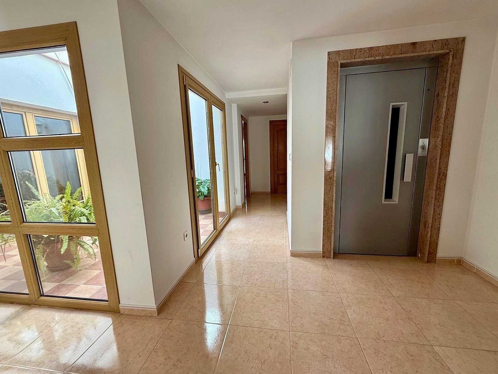 Resale - 5 Bedroom 3 Bathroom Townhouse in Pinoso -  - Alicante