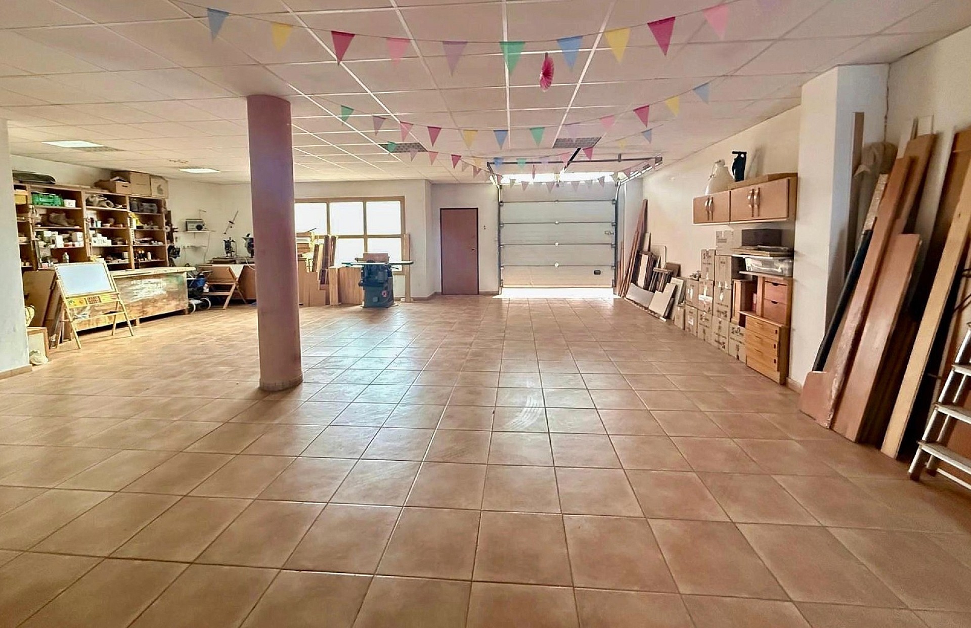 Resale - 5 Bedroom 3 Bathroom Townhouse in Pinoso -  - Alicante
