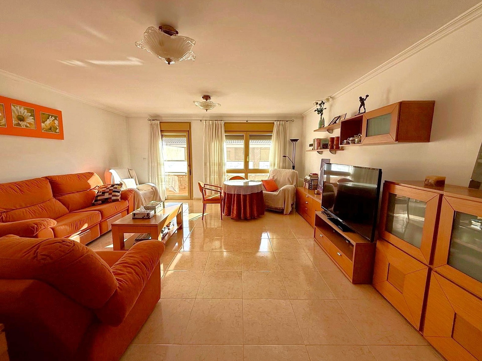 Resale - 5 Bedroom 3 Bathroom Townhouse in Pinoso -  - Alicante
