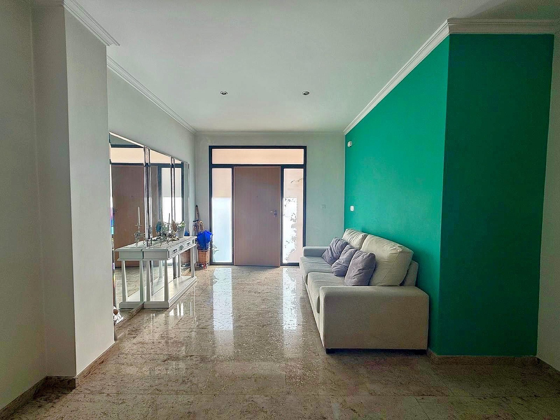 Resale - 5 Bedroom 3 Bathroom Townhouse in Pinoso -  - Alicante