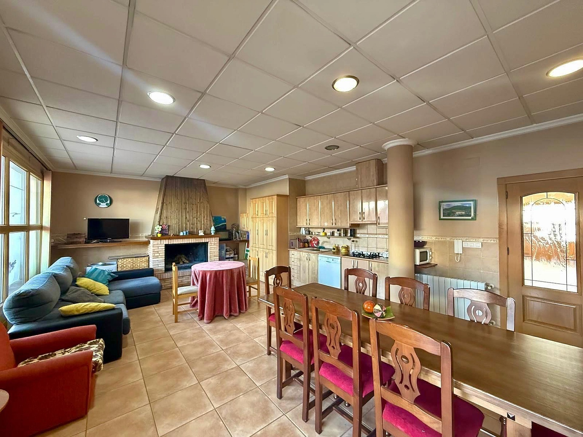 Resale - 5 Bedroom 3 Bathroom Townhouse in Pinoso -  - Alicante