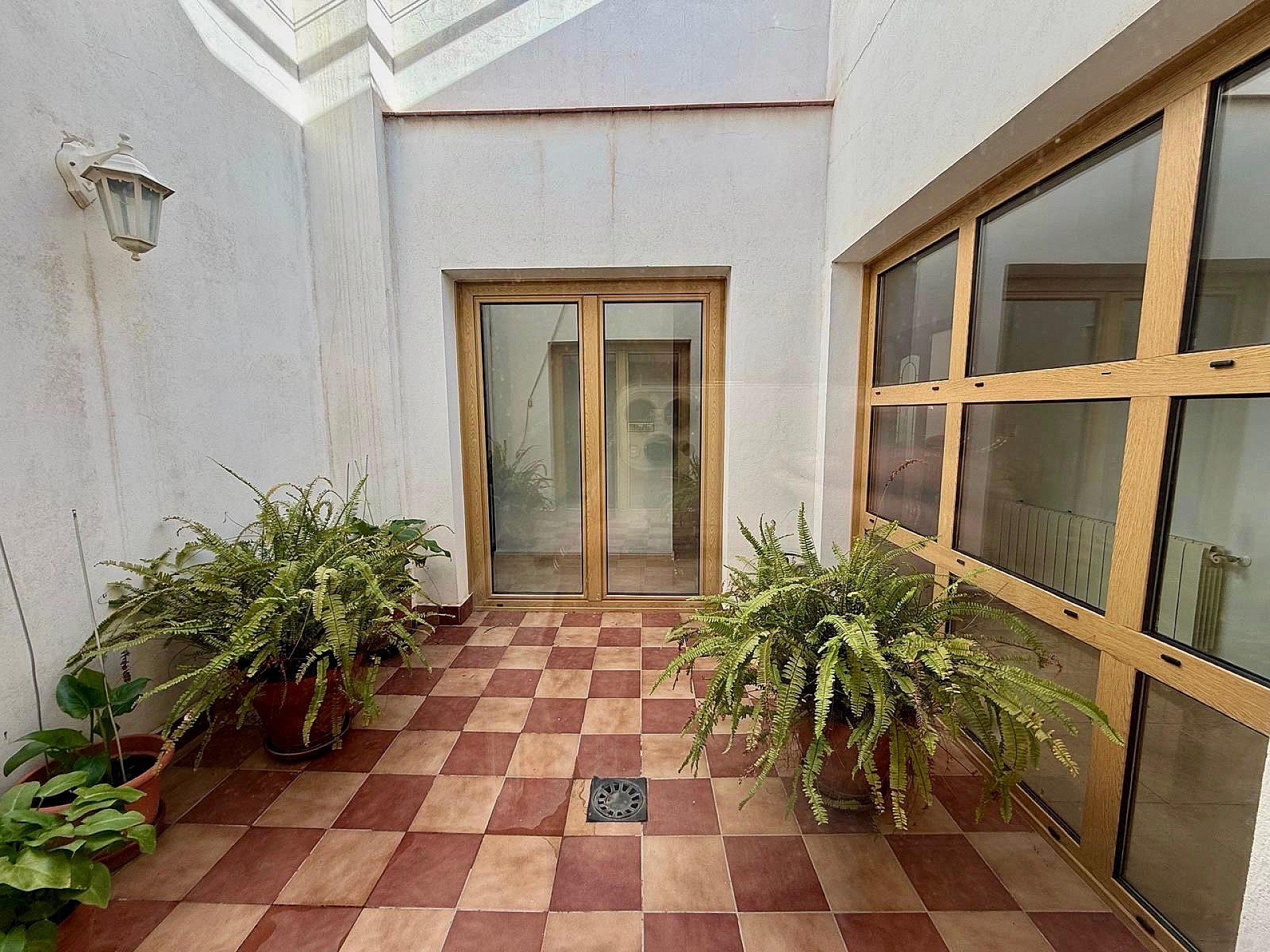 Resale - 5 Bedroom 3 Bathroom Townhouse in Pinoso -  - Alicante