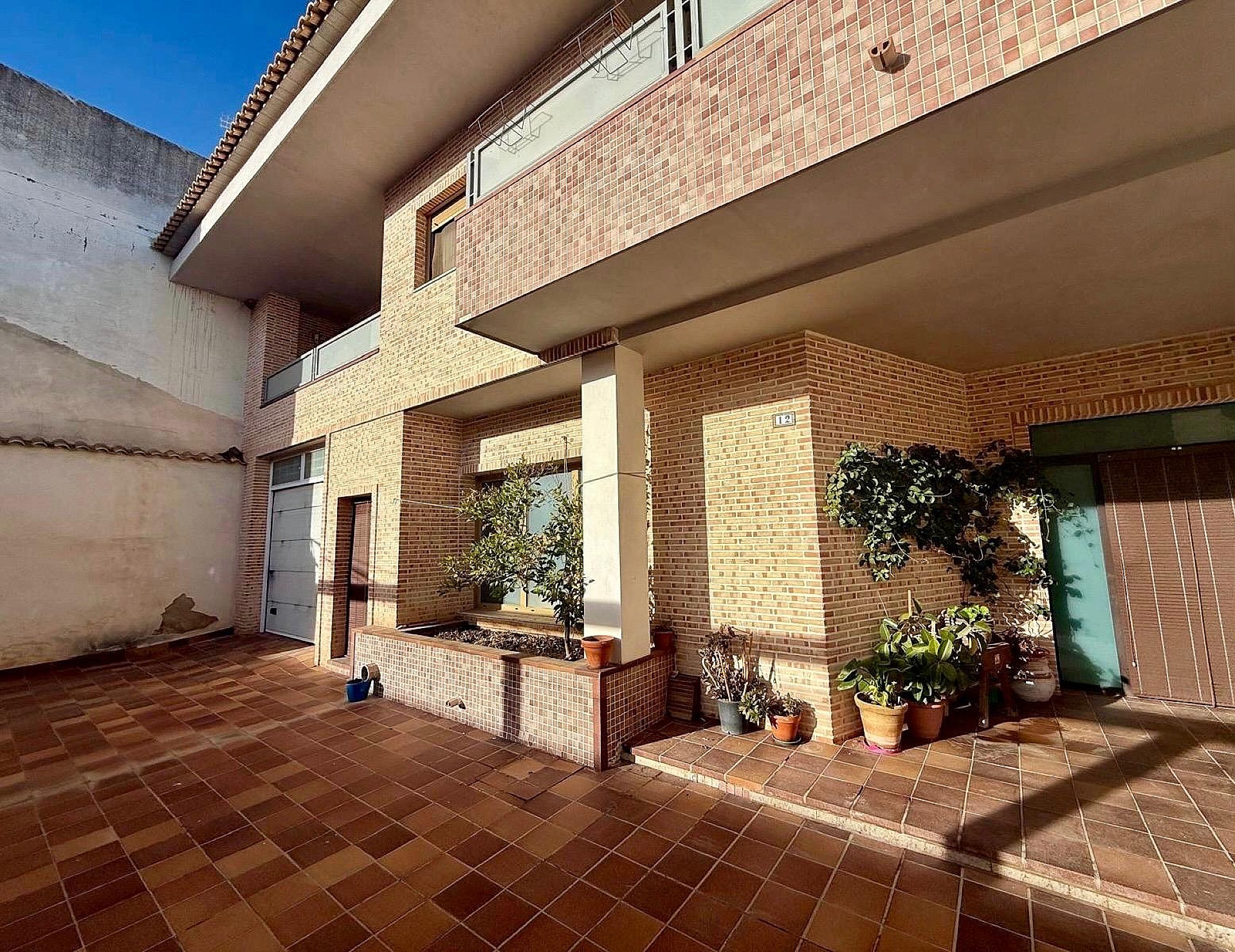 Resale - 5 Bedroom 3 Bathroom Townhouse in Pinoso -  - Alicante