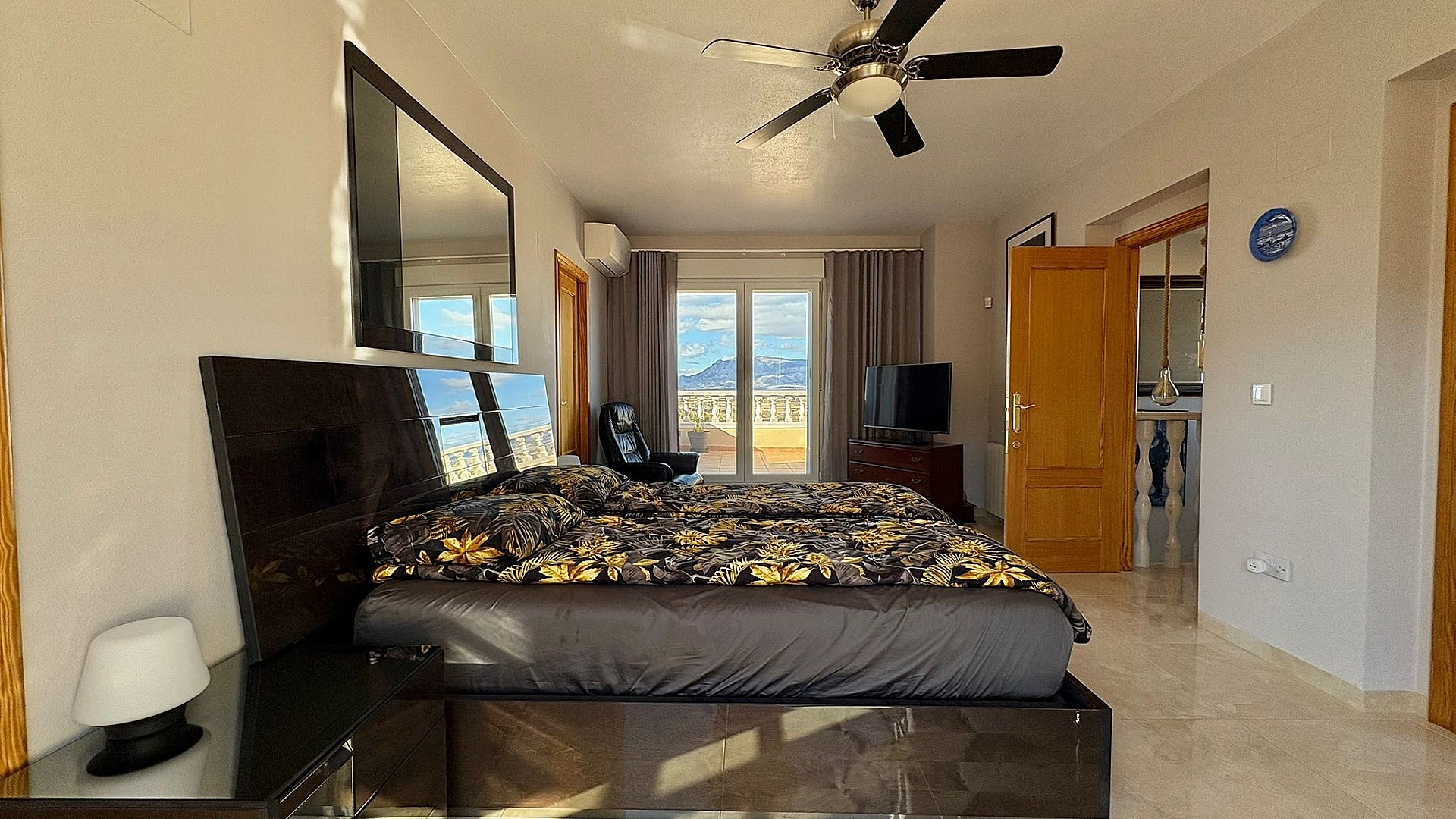 Resale - 4 Bedroom 3 Bathroom Villa in La Zarza -  - Murcia