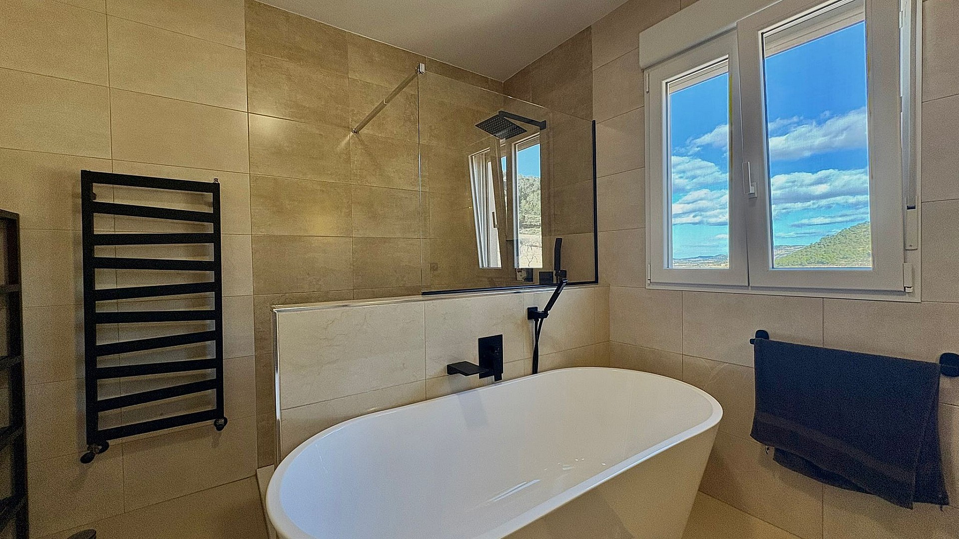 Resale - 4 Bedroom 3 Bathroom Villa in La Zarza -  - Murcia