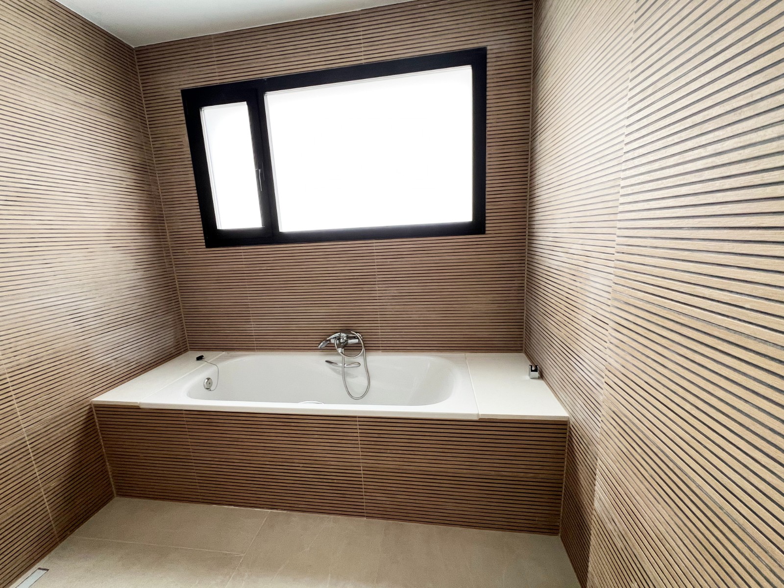Resale - 3 Bedroom 3 Bathroom Villa in Aspe -  - Alicante