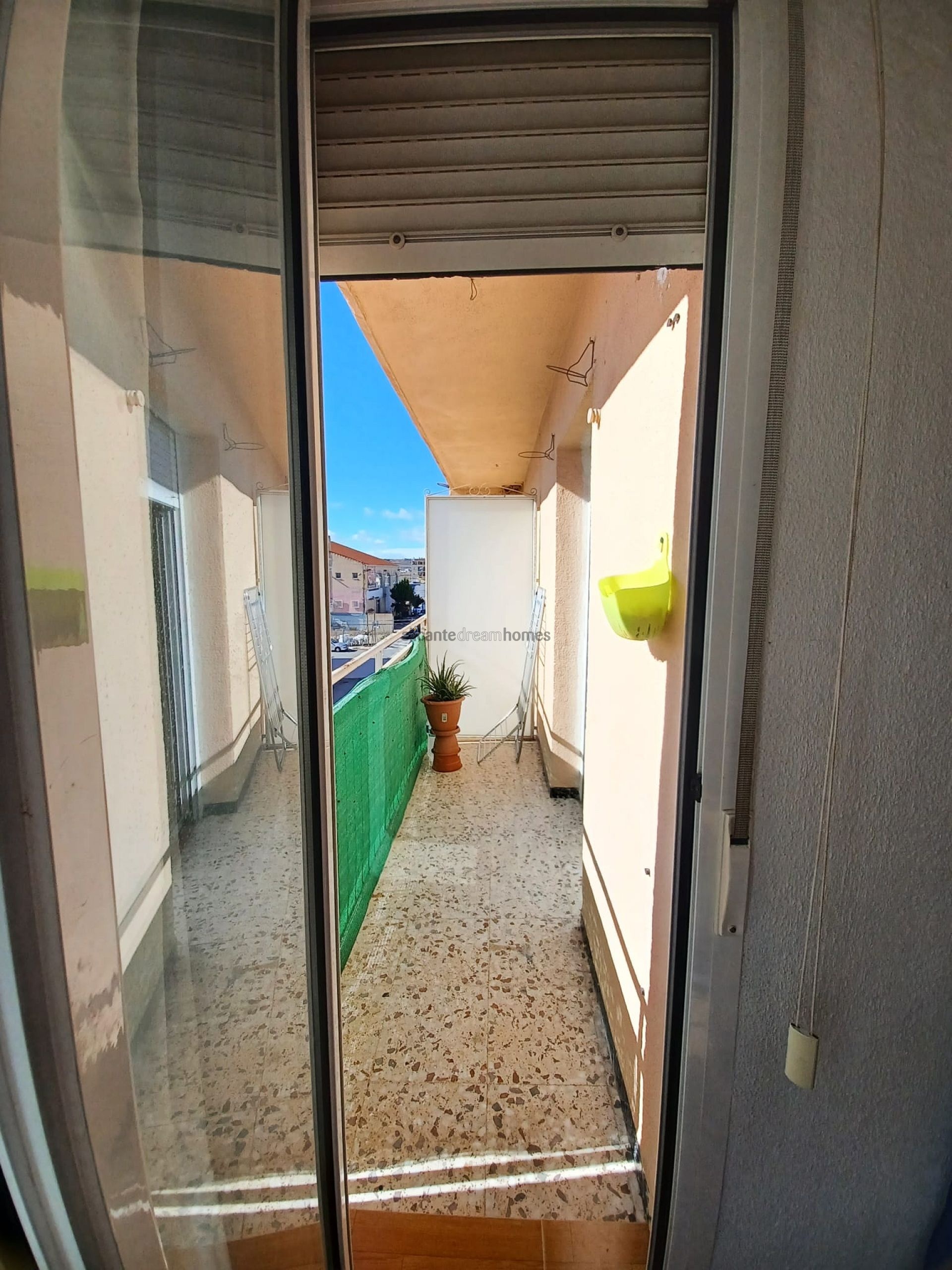 Resale - 3 Bedroom 1 Bathroom Apartment in Pinoso -  - Alicante