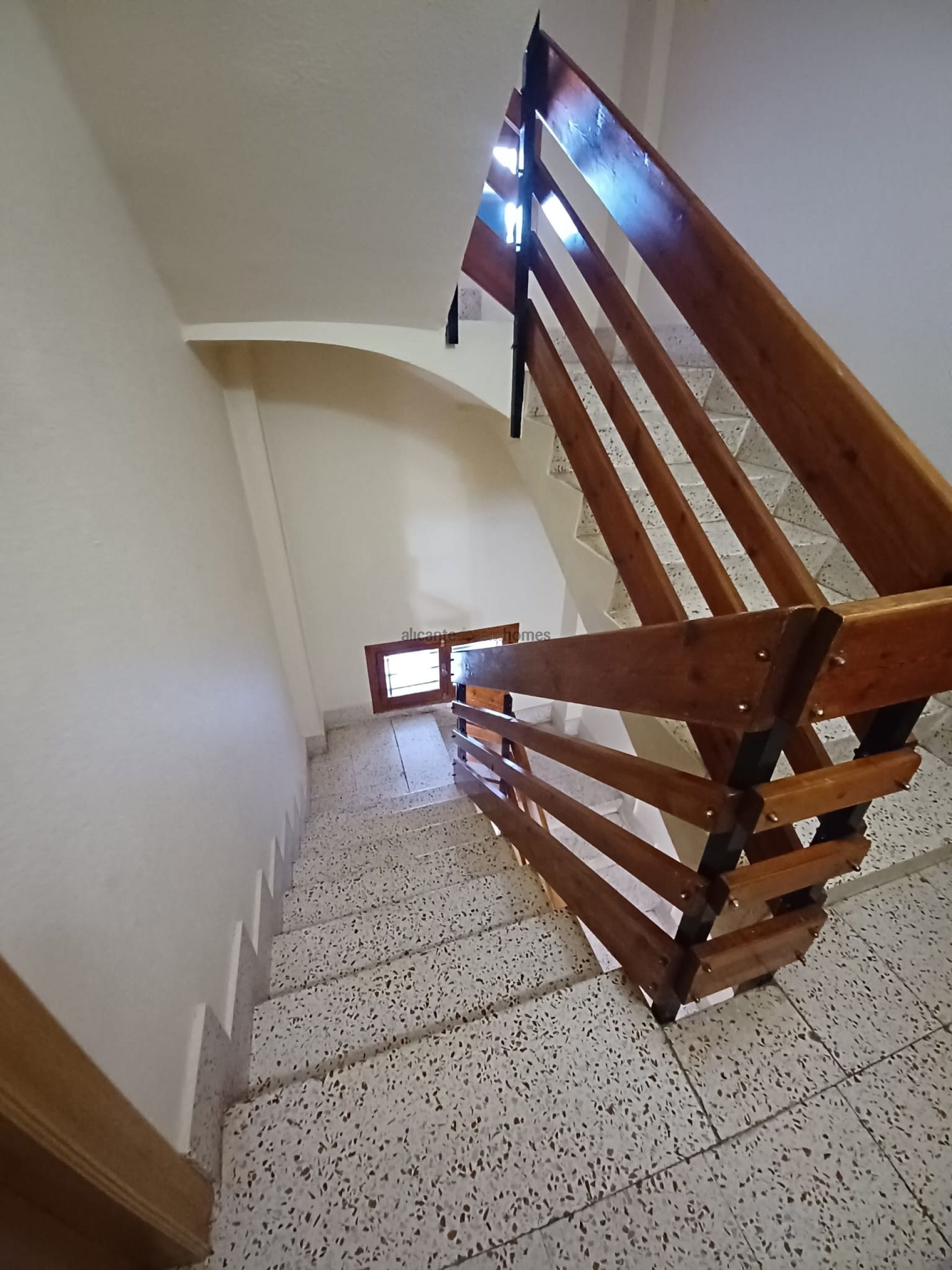 Resale - 3 Bedroom 1 Bathroom Apartment in Pinoso -  - Alicante