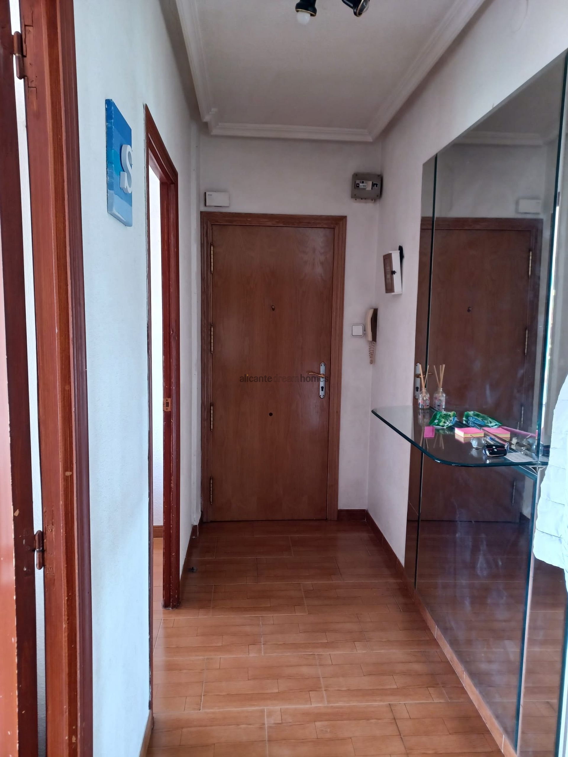 Resale - 3 Bedroom 1 Bathroom Apartment in Pinoso -  - Alicante