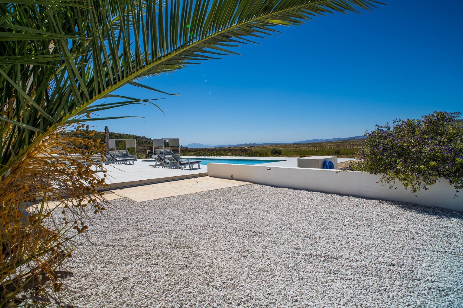 Resale - 3 Bedroom 2 Bathroom Villa in Pinoso -  - Alicante