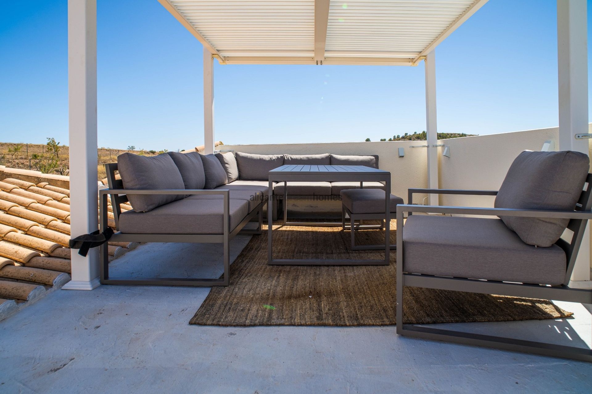 Resale - 3 Bedroom 2 Bathroom Villa in Pinoso -  - Alicante