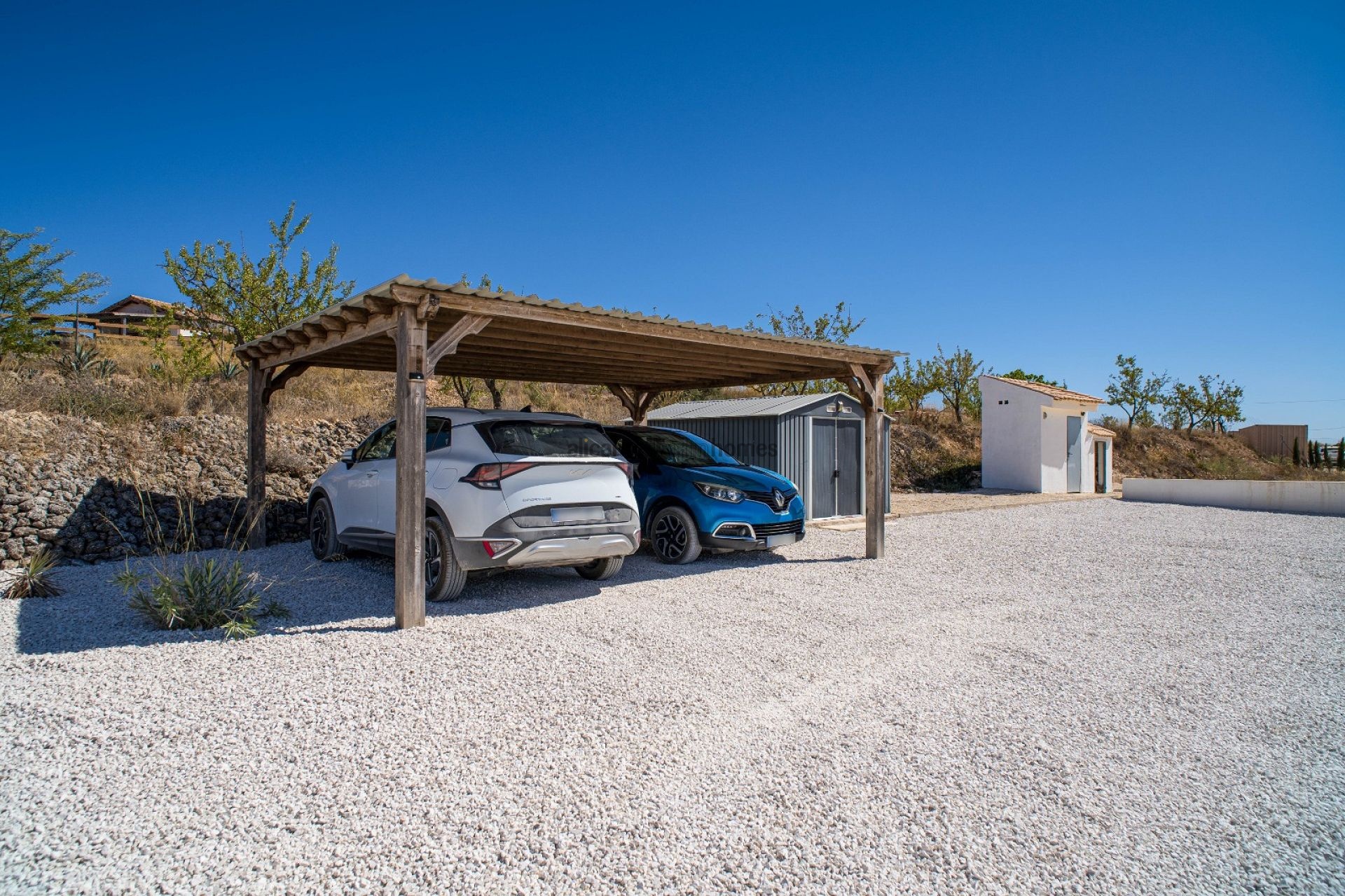 Resale - 3 Bedroom 2 Bathroom Villa in Pinoso -  - Alicante