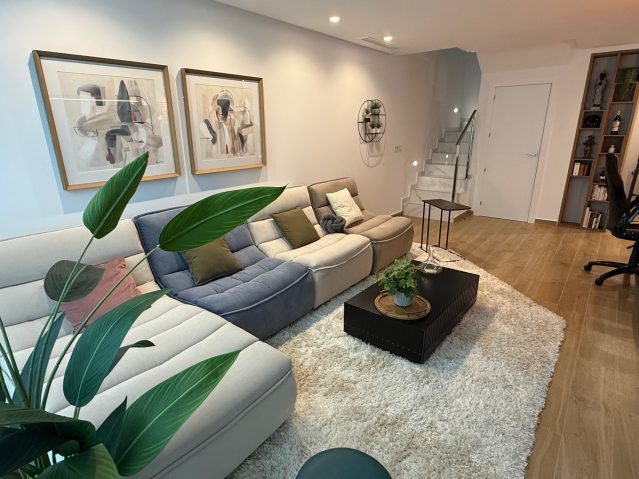 Resale - 4 Bedroom 3 Bathroom Villa in Rojales - , Rojales, Alicante, Spain - Alicante