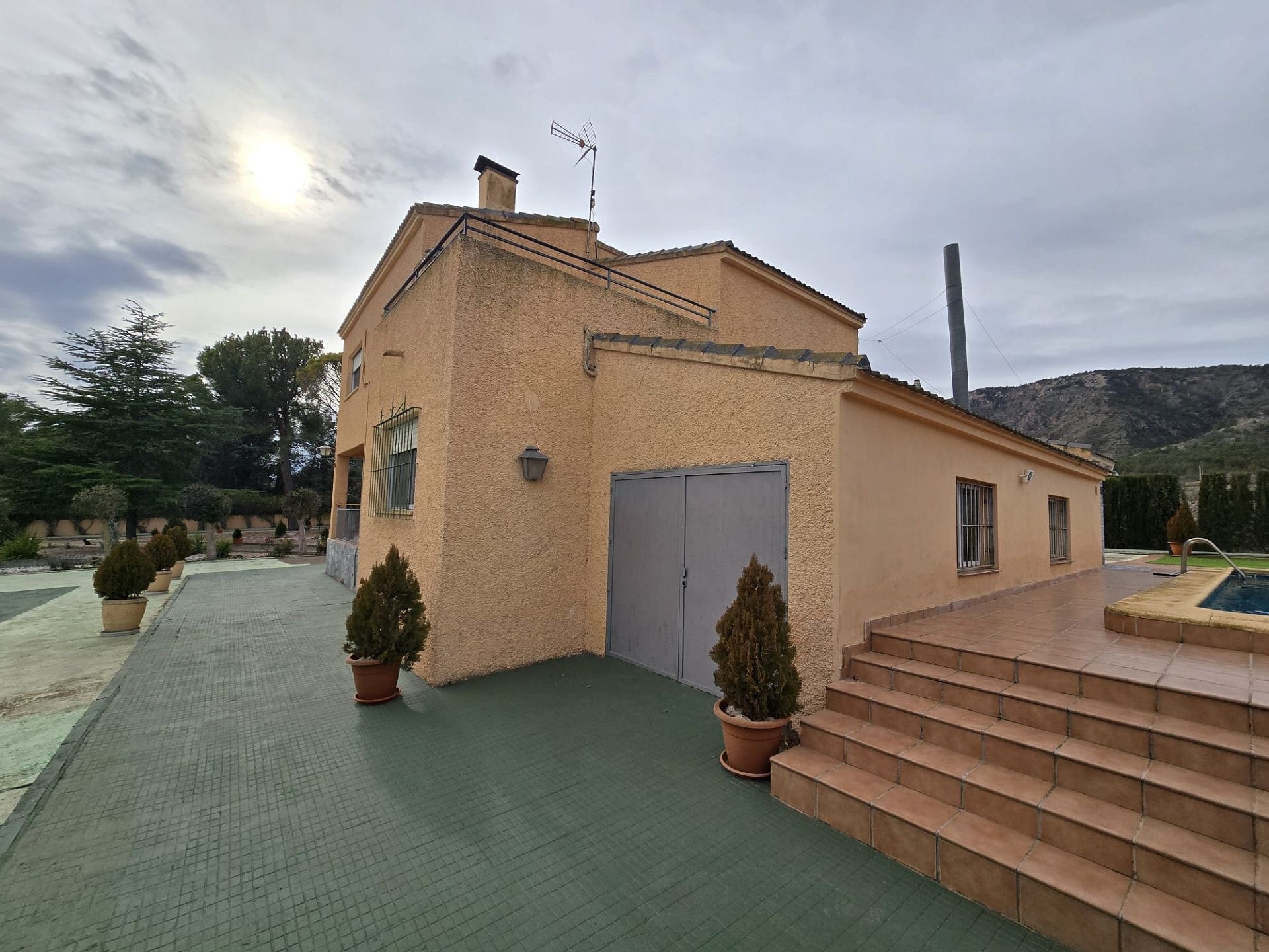 Resale - 4 Bedroom 4 Bathroom Country house in Salinas -  - Alicante
