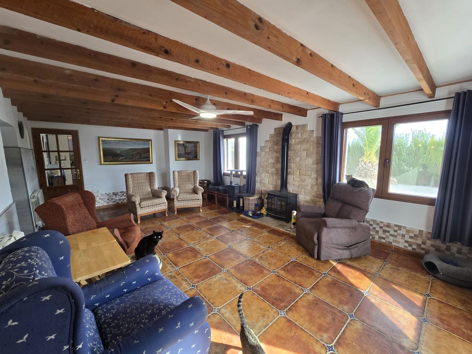 Resale - 5 Bedroom 3 Bathroom Villa in Villena -  - Alicante