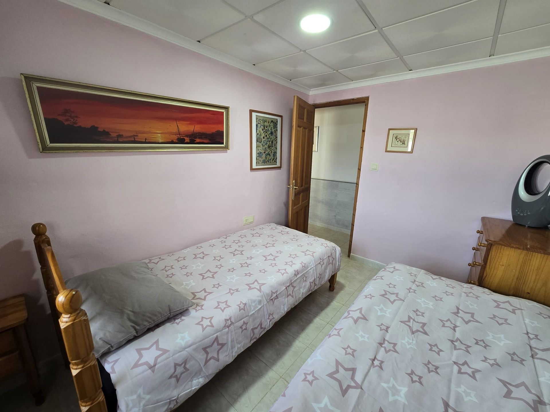 Resale - 5 Bedroom 3 Bathroom Villa in Villena -  - Alicante