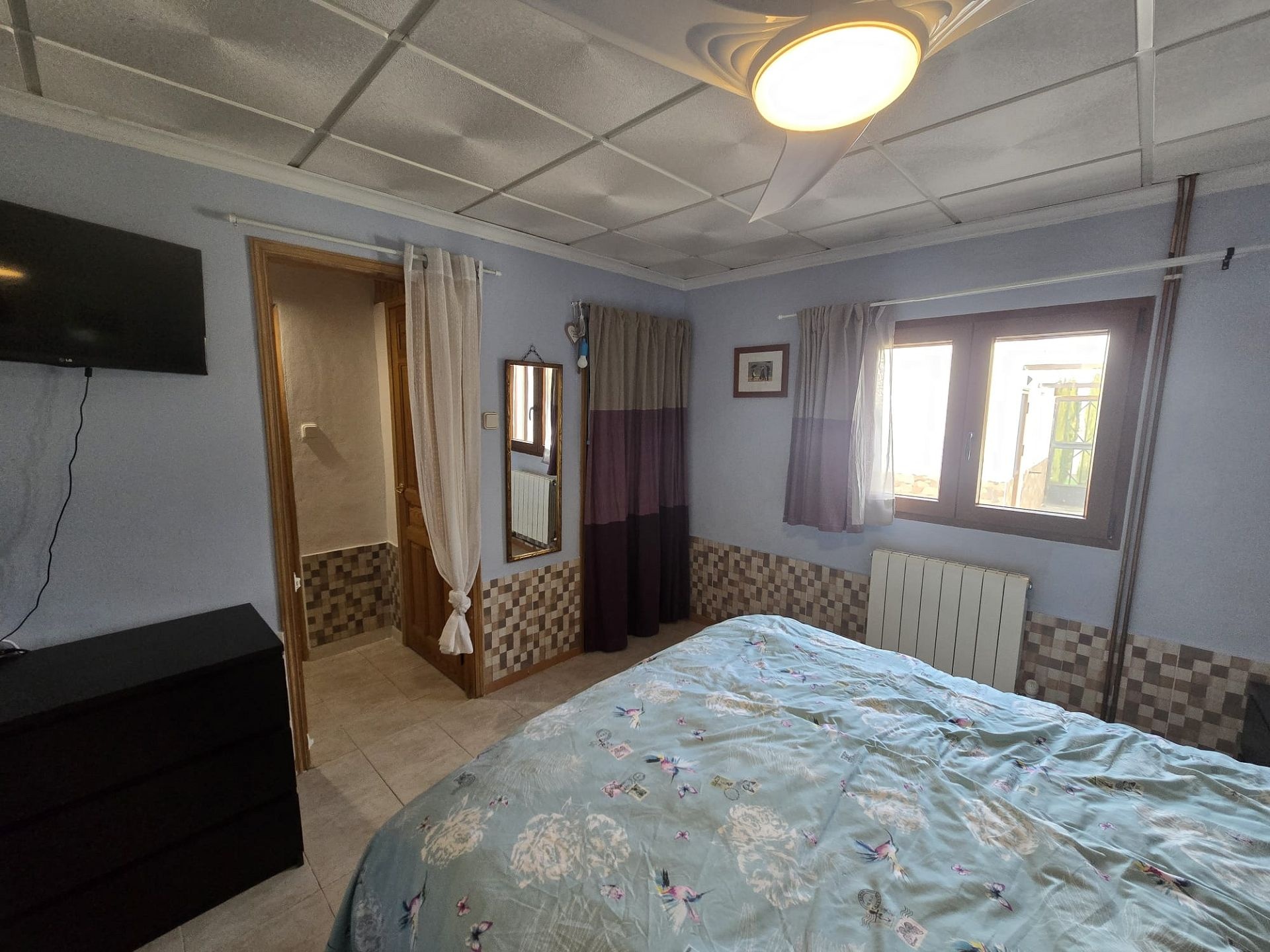Resale - 5 Bedroom 3 Bathroom Villa in Villena -  - Alicante