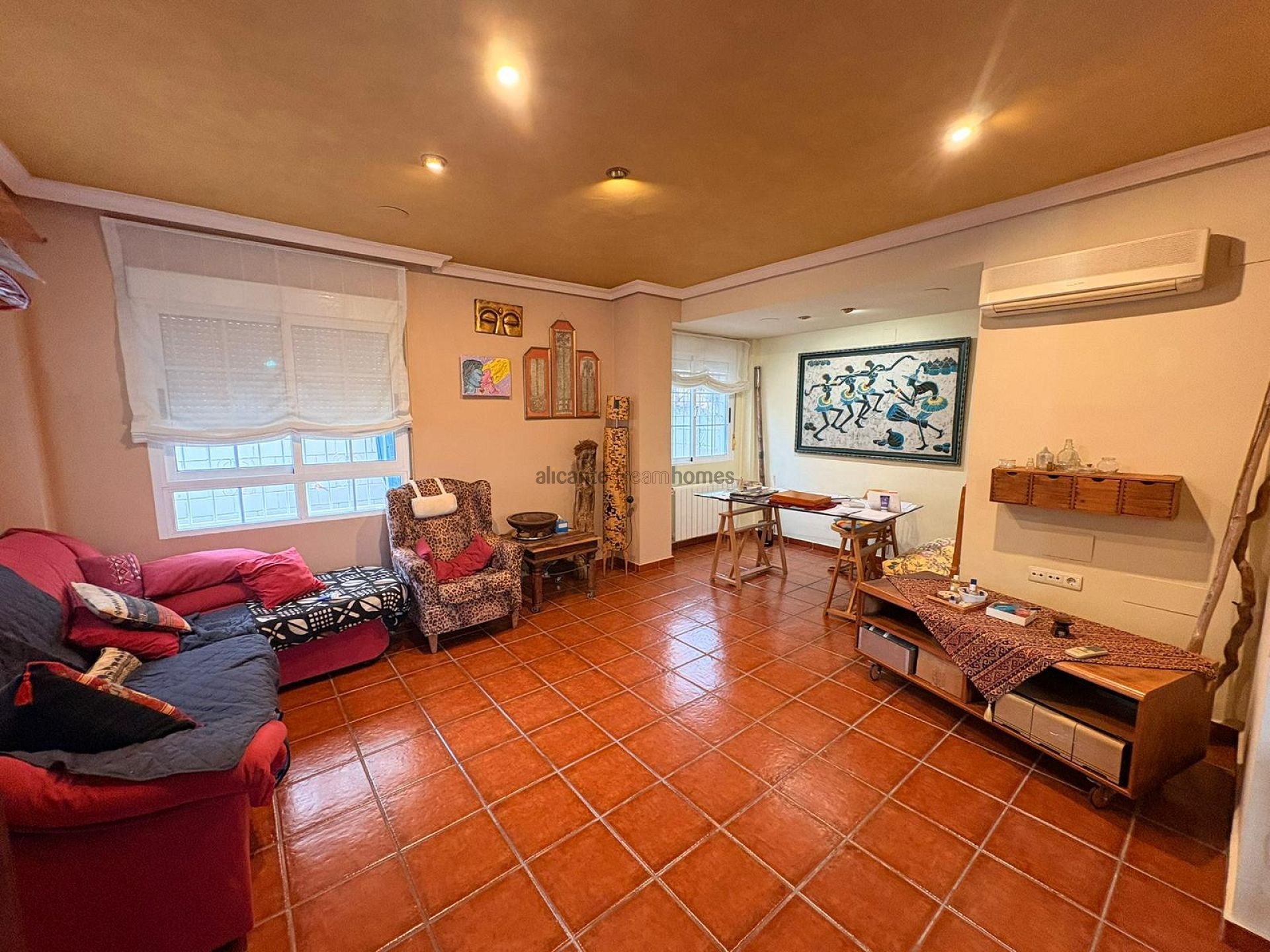 Resale - 3 Bedroom 3 Bathroom Semi-detached in Elda -  - Alicante