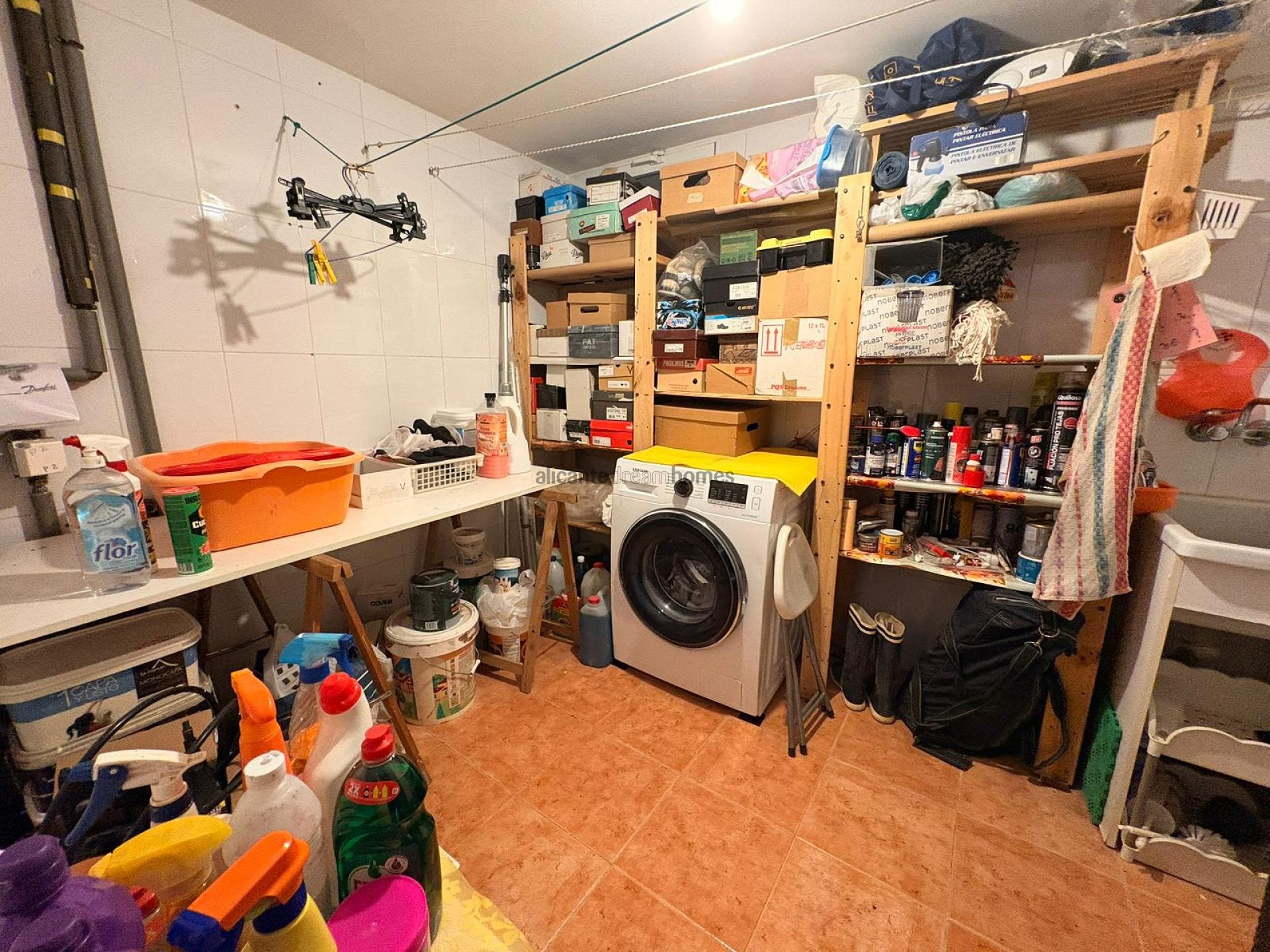 Resale - 3 Bedroom 3 Bathroom Semi-detached in Elda -  - Alicante