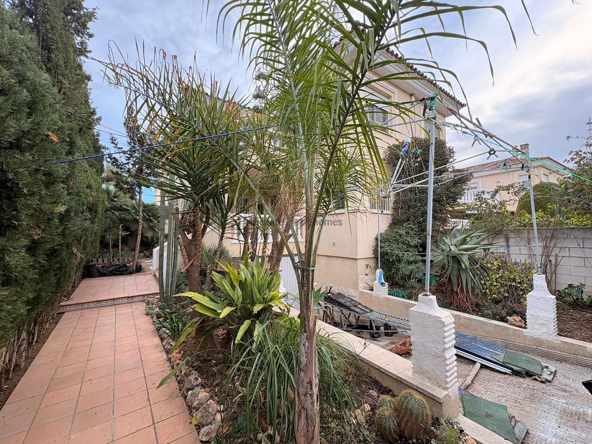 Resale - 3 Bedroom 3 Bathroom Semi-detached in Elda -  - Alicante