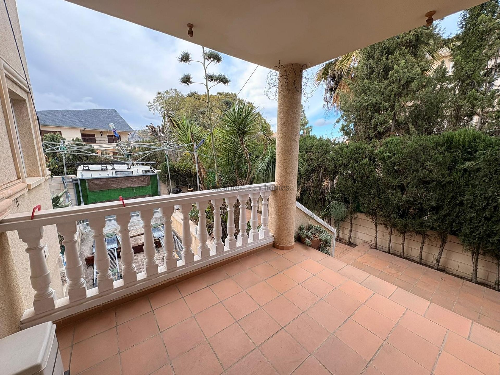 Resale - 3 Bedroom 3 Bathroom Semi-detached in Elda -  - Alicante