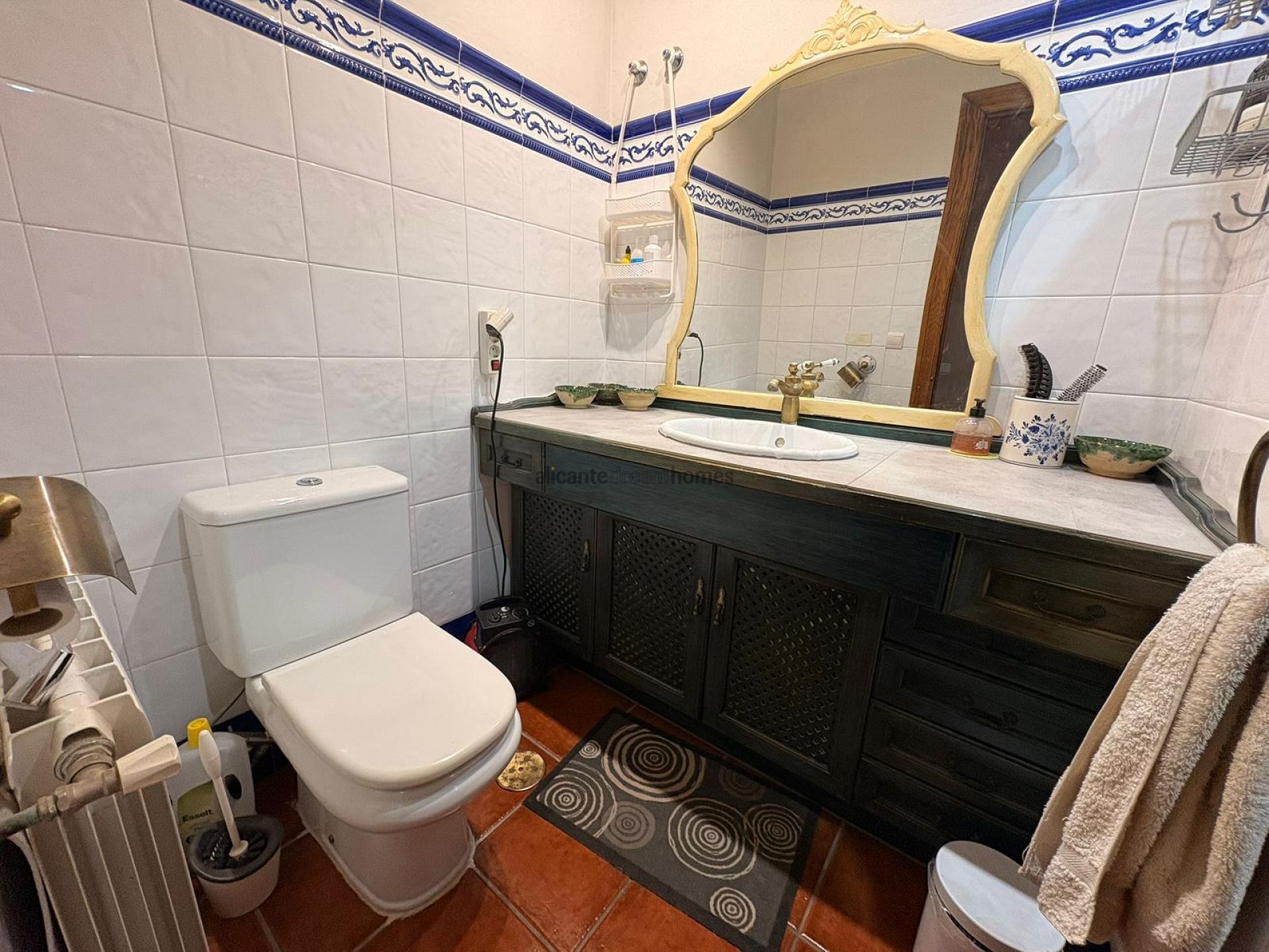 Resale - 3 Bedroom 3 Bathroom Semi-detached in Elda -  - Alicante