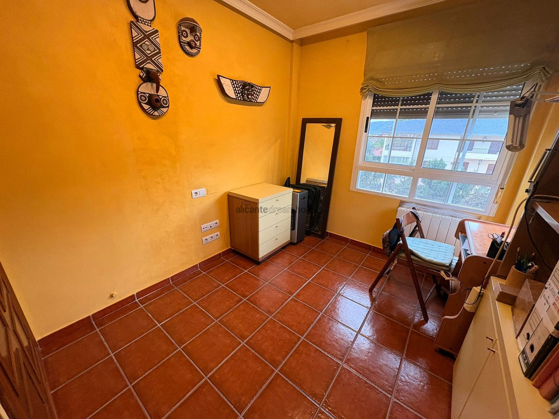 Resale - 3 Bedroom 3 Bathroom Semi-detached in Elda -  - Alicante