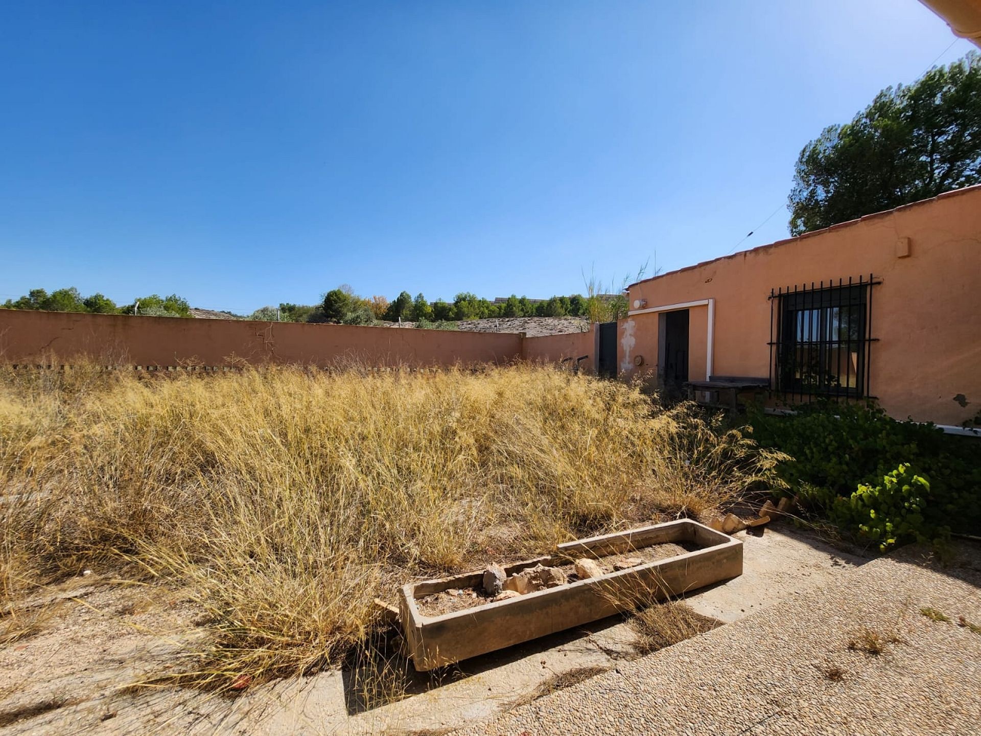 Resale - 4 Bedroom 2 Bathroom Villa in Villena -  - Alicante