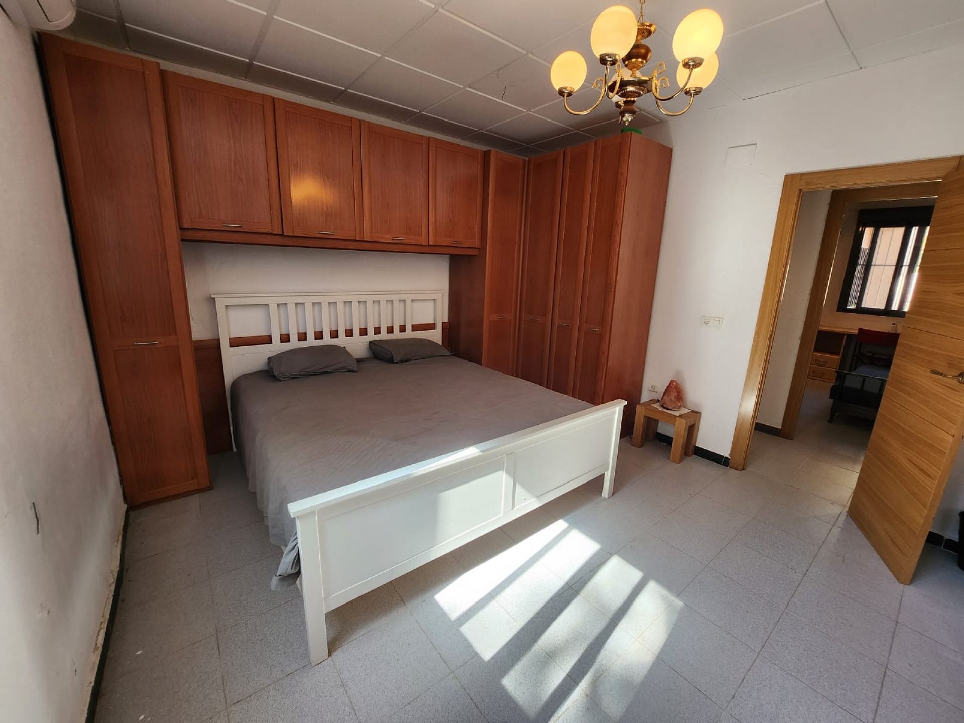 Resale - 4 Bedroom 2 Bathroom Villa in Villena -  - Alicante