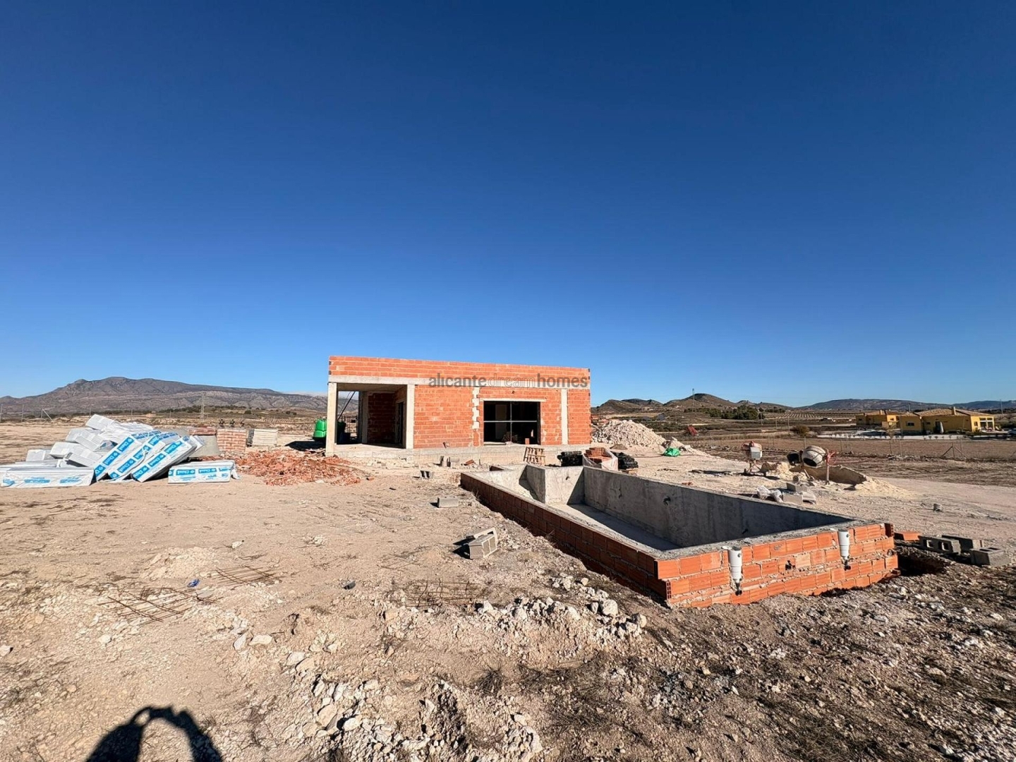3 Bedroom 3 Bathroom Villa in Torre Del Rico