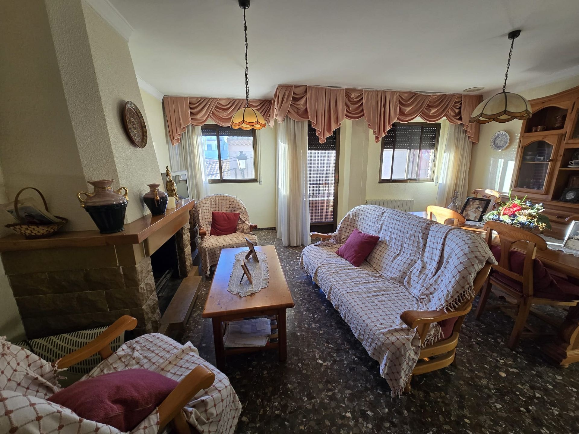 Resale - 6 Bedroom 3 Bathroom Townhouse in Salinas -  - Alicante