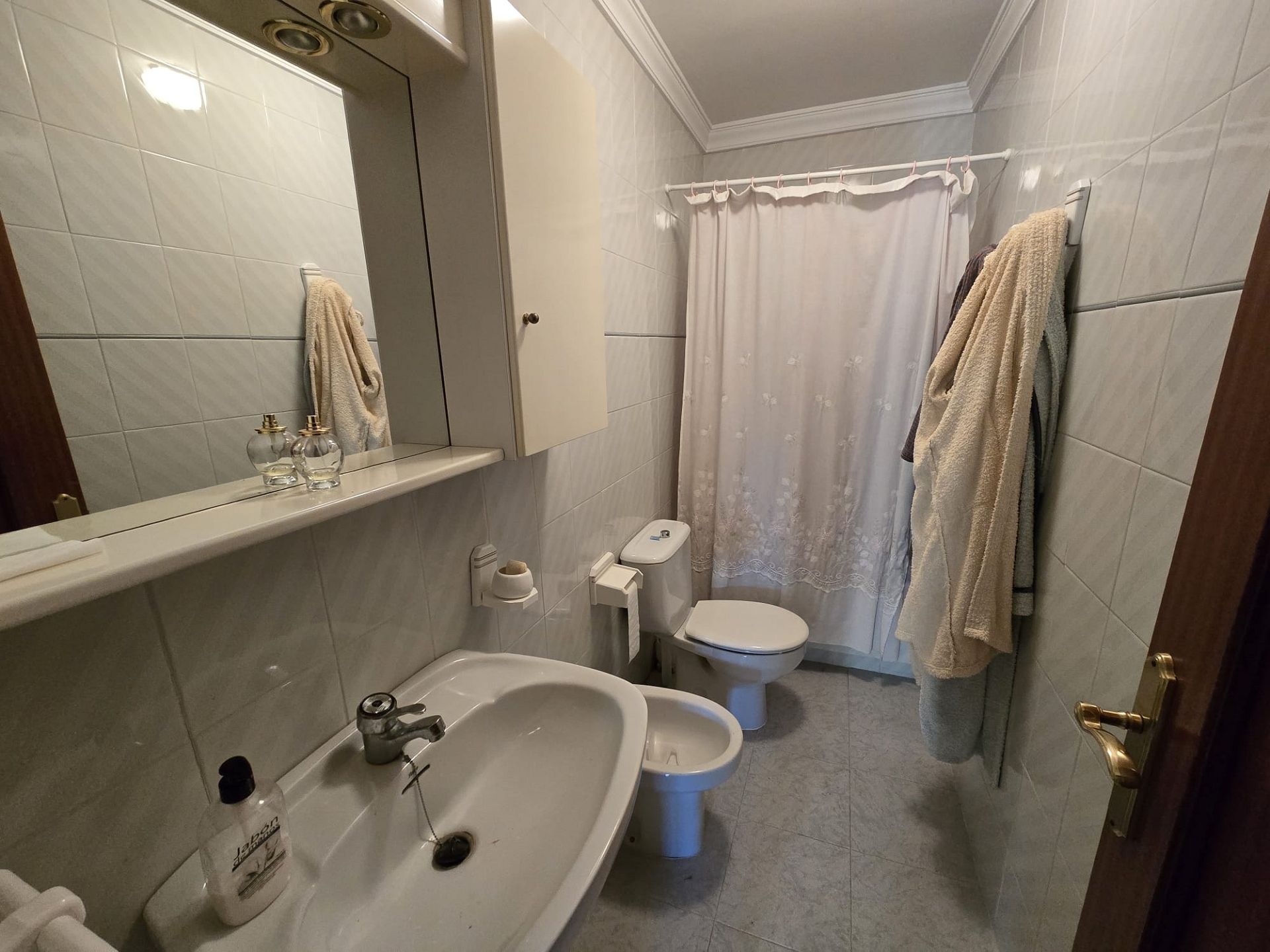 Resale - 6 Bedroom 3 Bathroom Townhouse in Salinas -  - Alicante