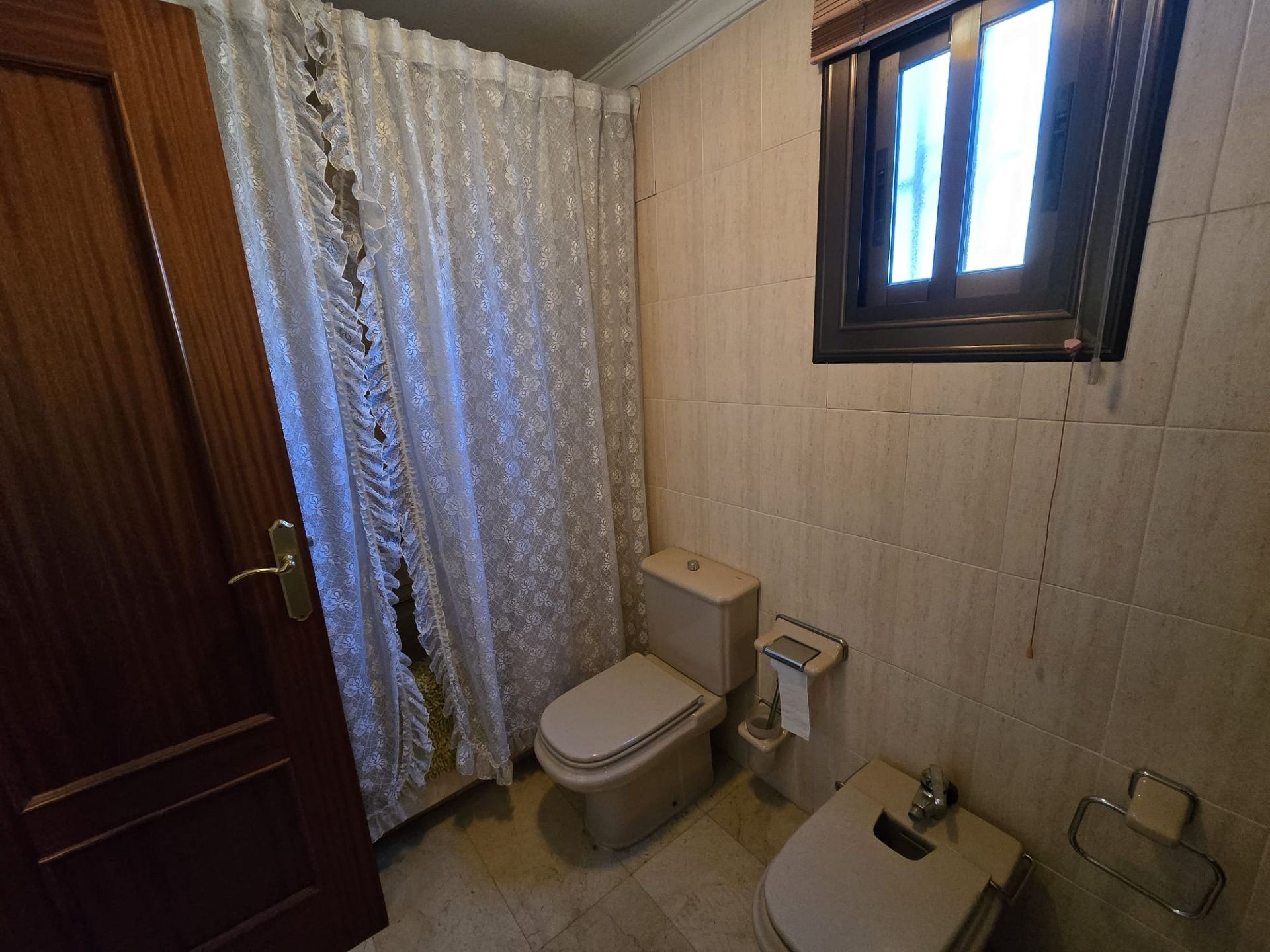 Resale - 6 Bedroom 3 Bathroom Townhouse in Salinas -  - Alicante
